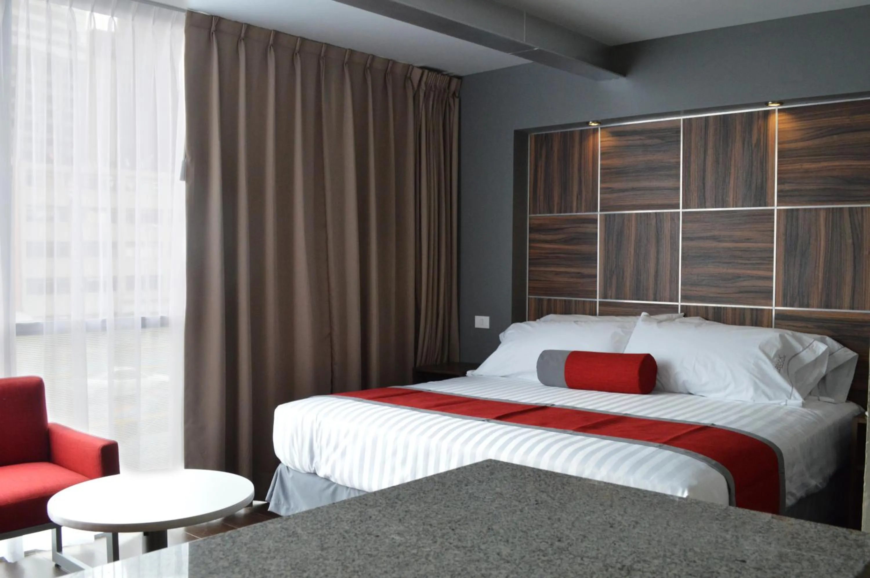 Bedroom, Bed in Hotel Block Suites