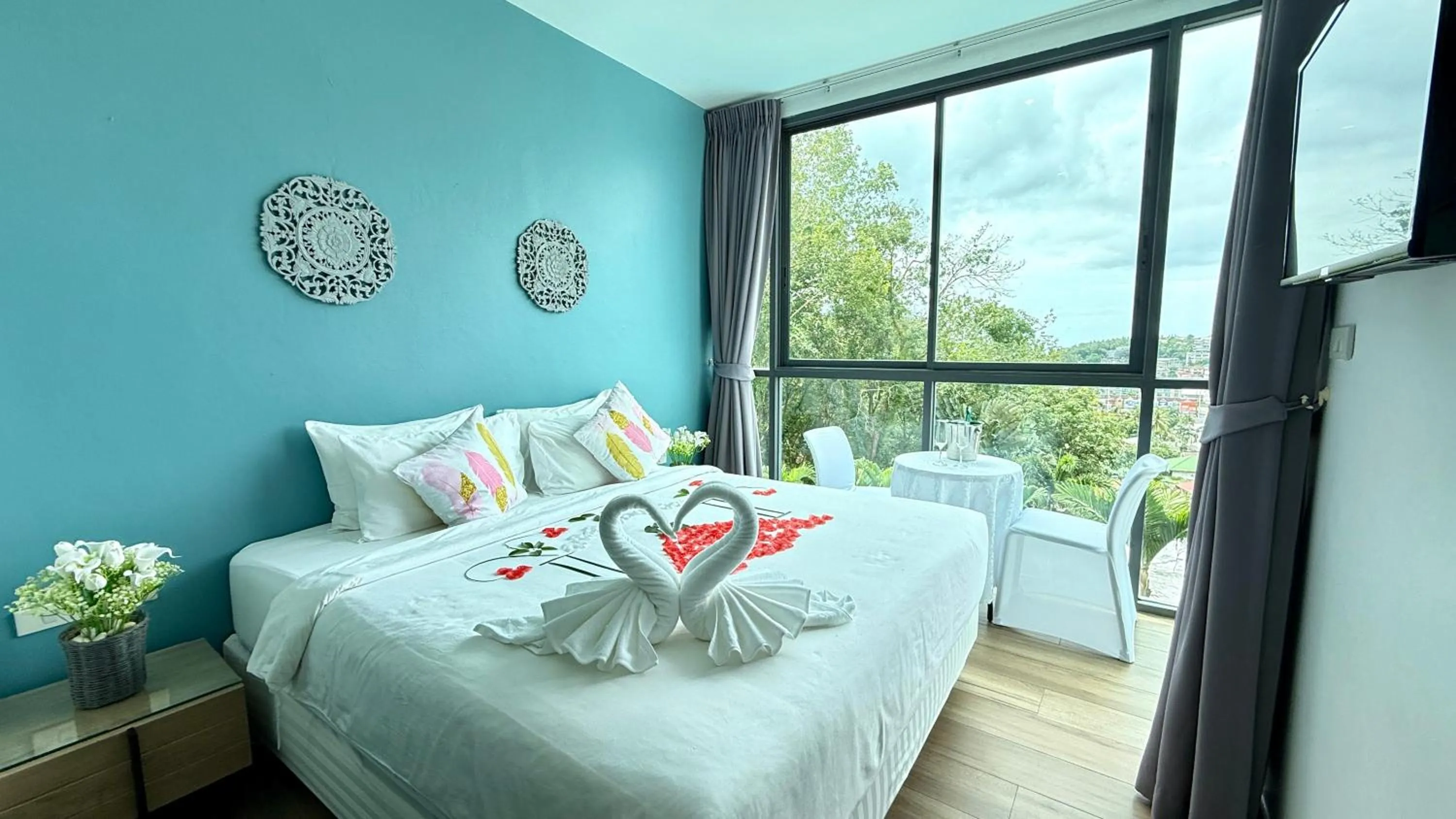 Banquet/Function facilities, Bed in Baan Saint-Tropez Seaview Villas Kata Beach