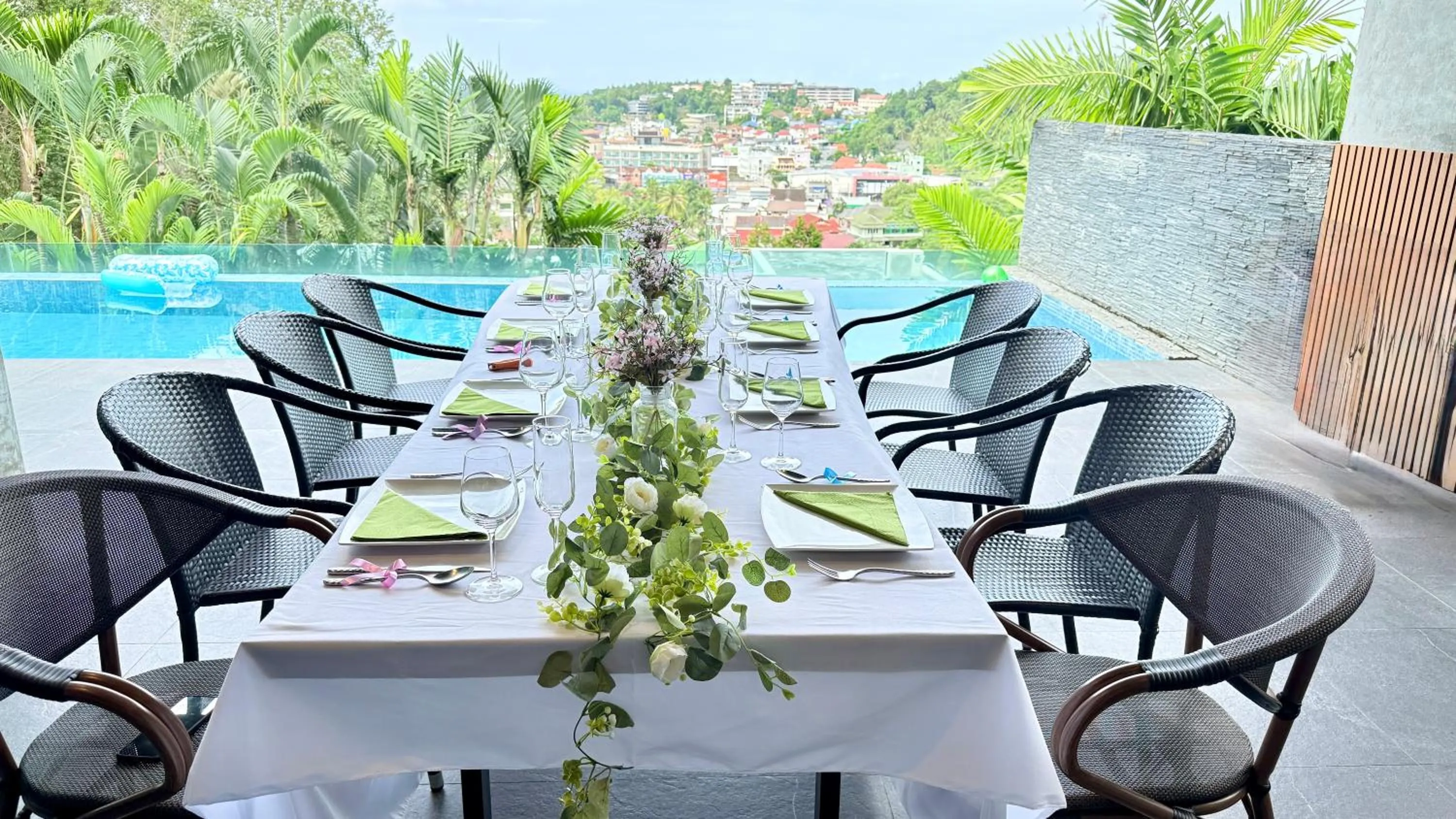 Banquet/Function facilities in Baan Saint-Tropez Seaview Villas Kata Beach
