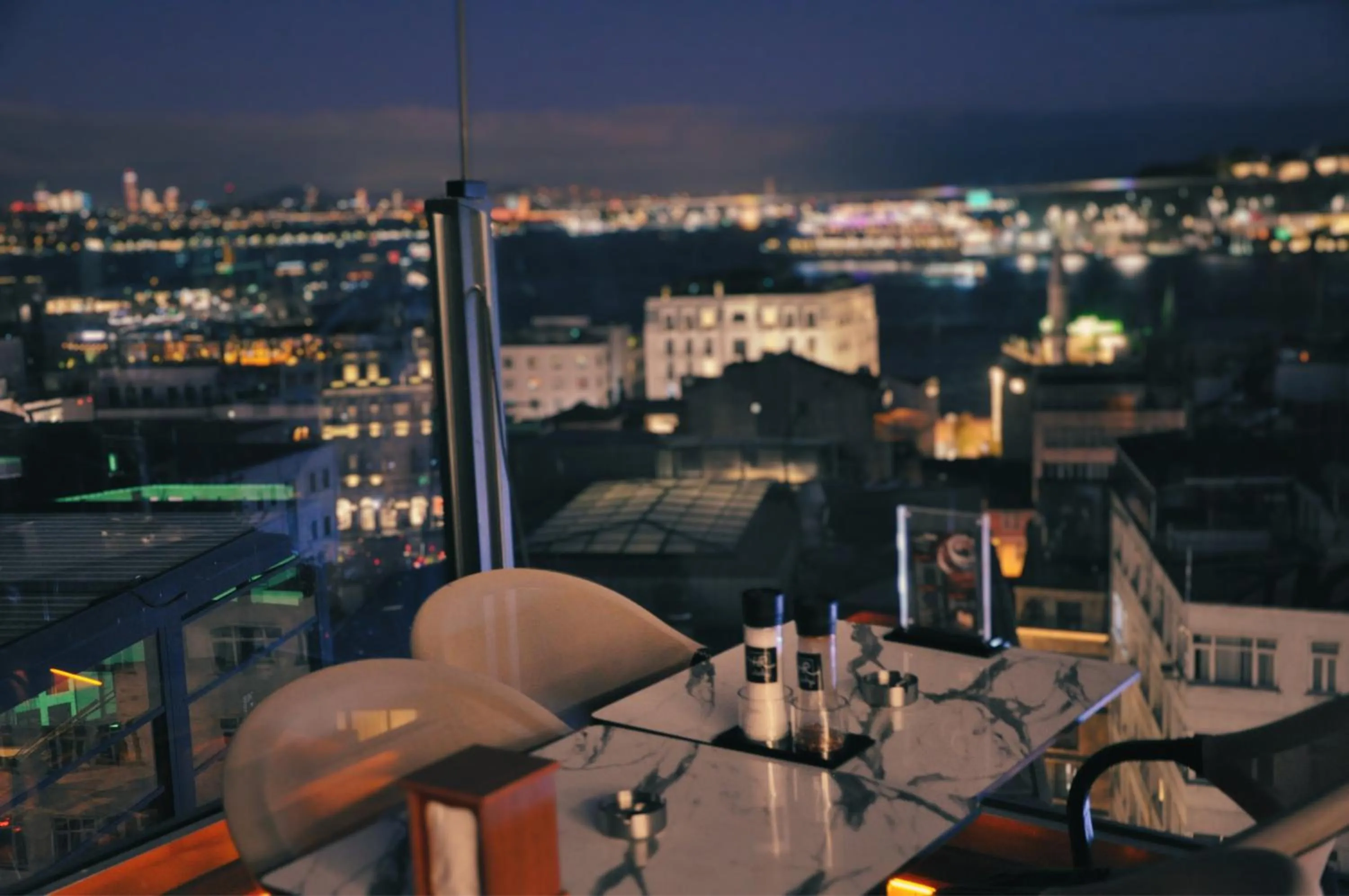 Restaurant/places to eat in Karakoy Aparts Hotel - Special Category