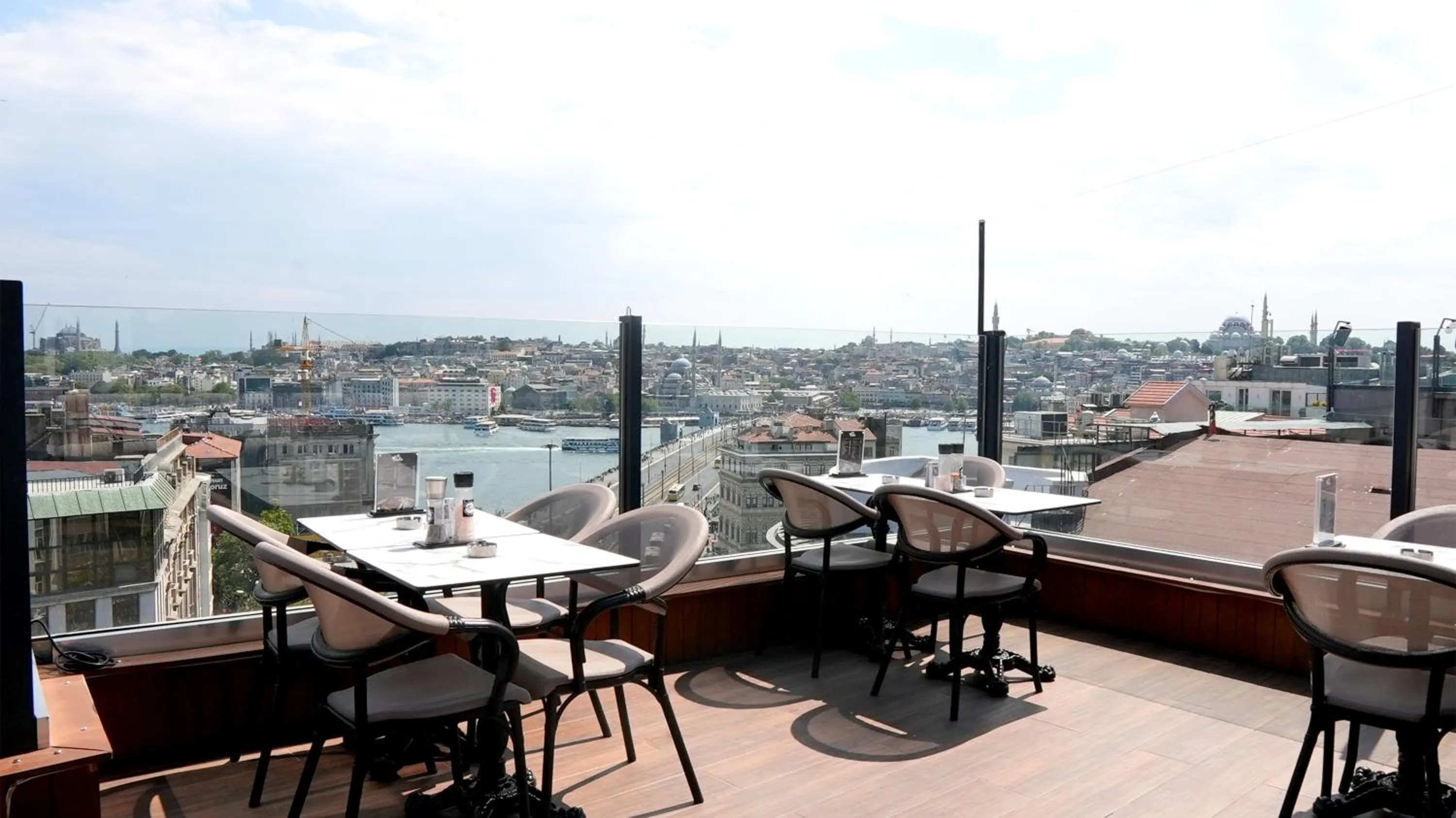 Restaurant/places to eat in Karakoy Aparts Hotel - Special Category
