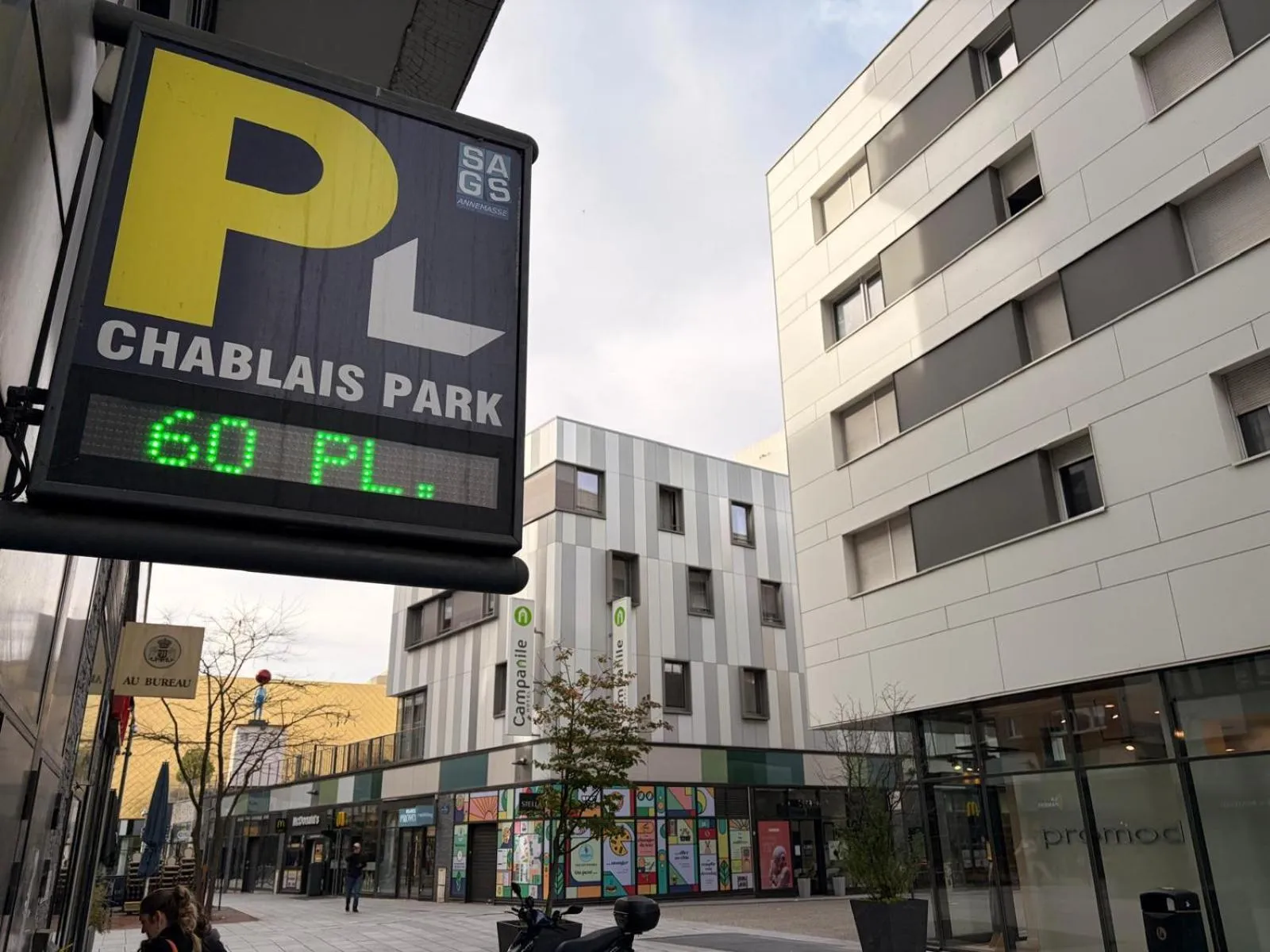Parking in Campanile Annemasse Gare– Genève