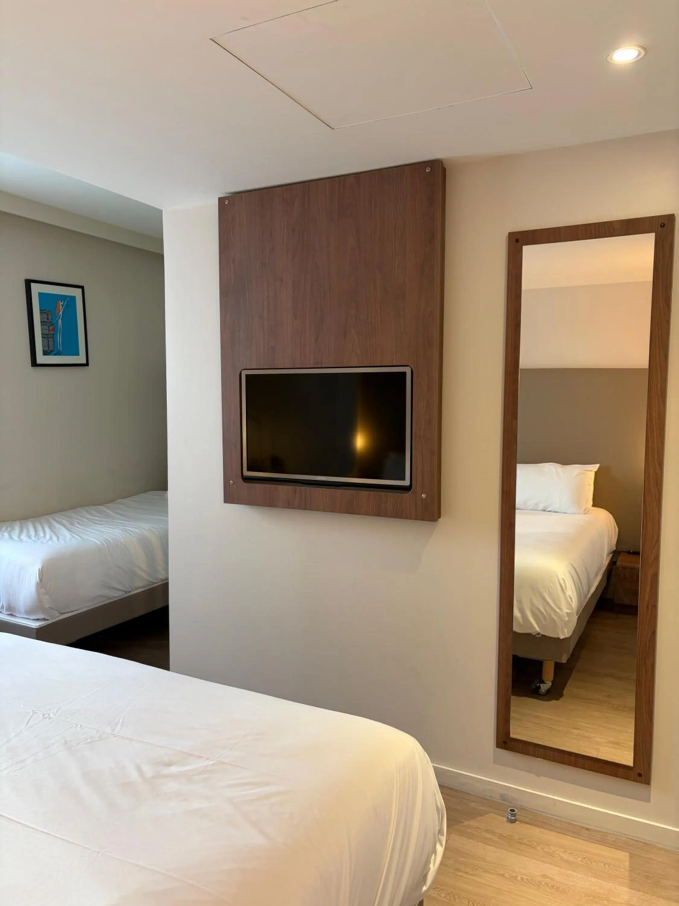 Photo of the whole room, Bed in Campanile Annemasse Gare– Genève