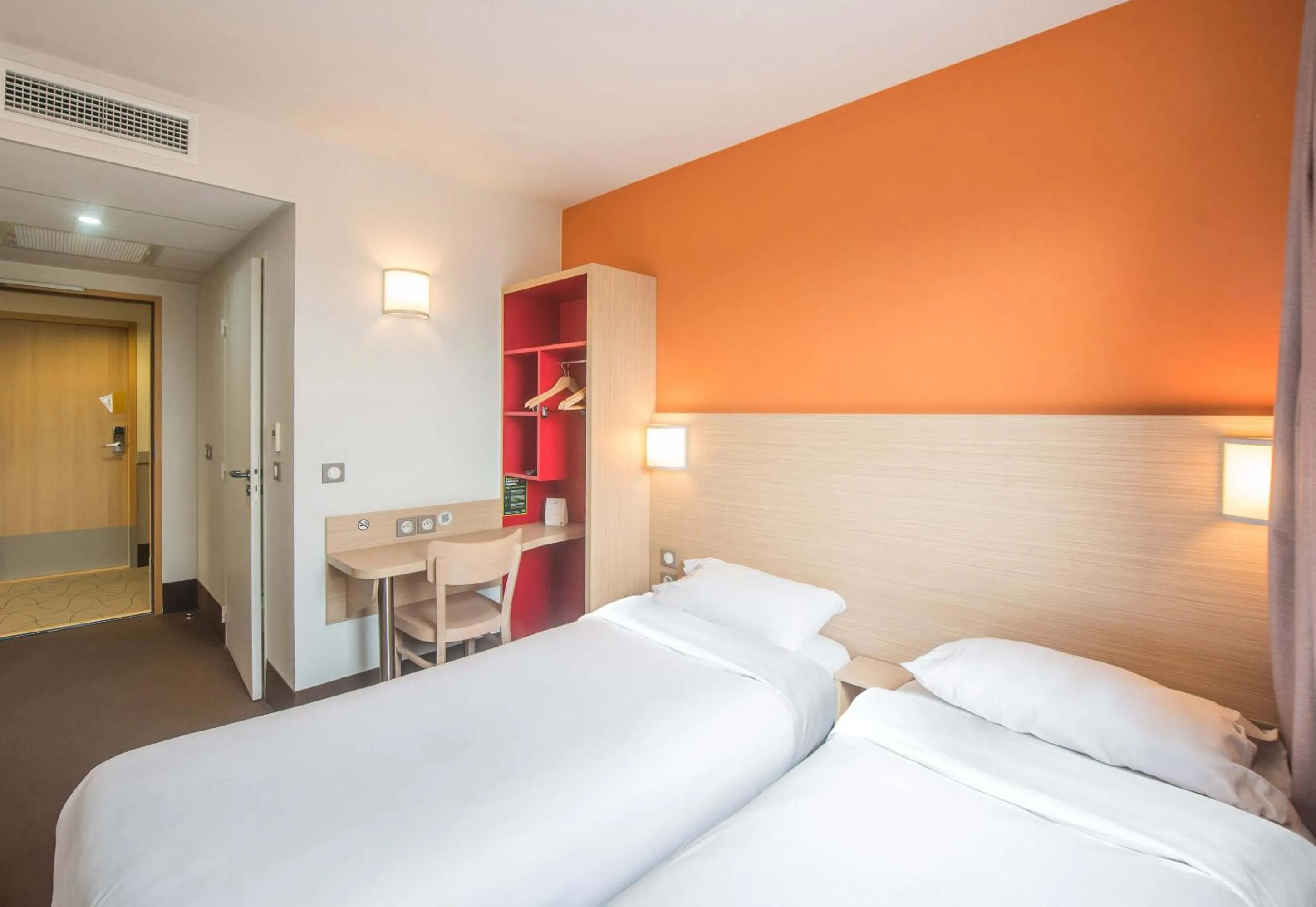 Bedroom, Bed in B&B HOTEL Gap