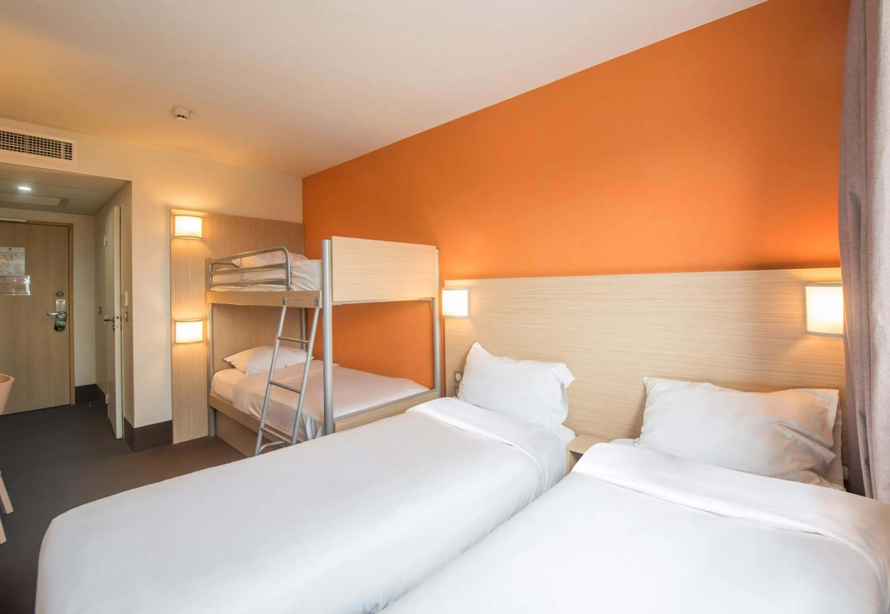 Bedroom, Bed in B&B HOTEL Gap