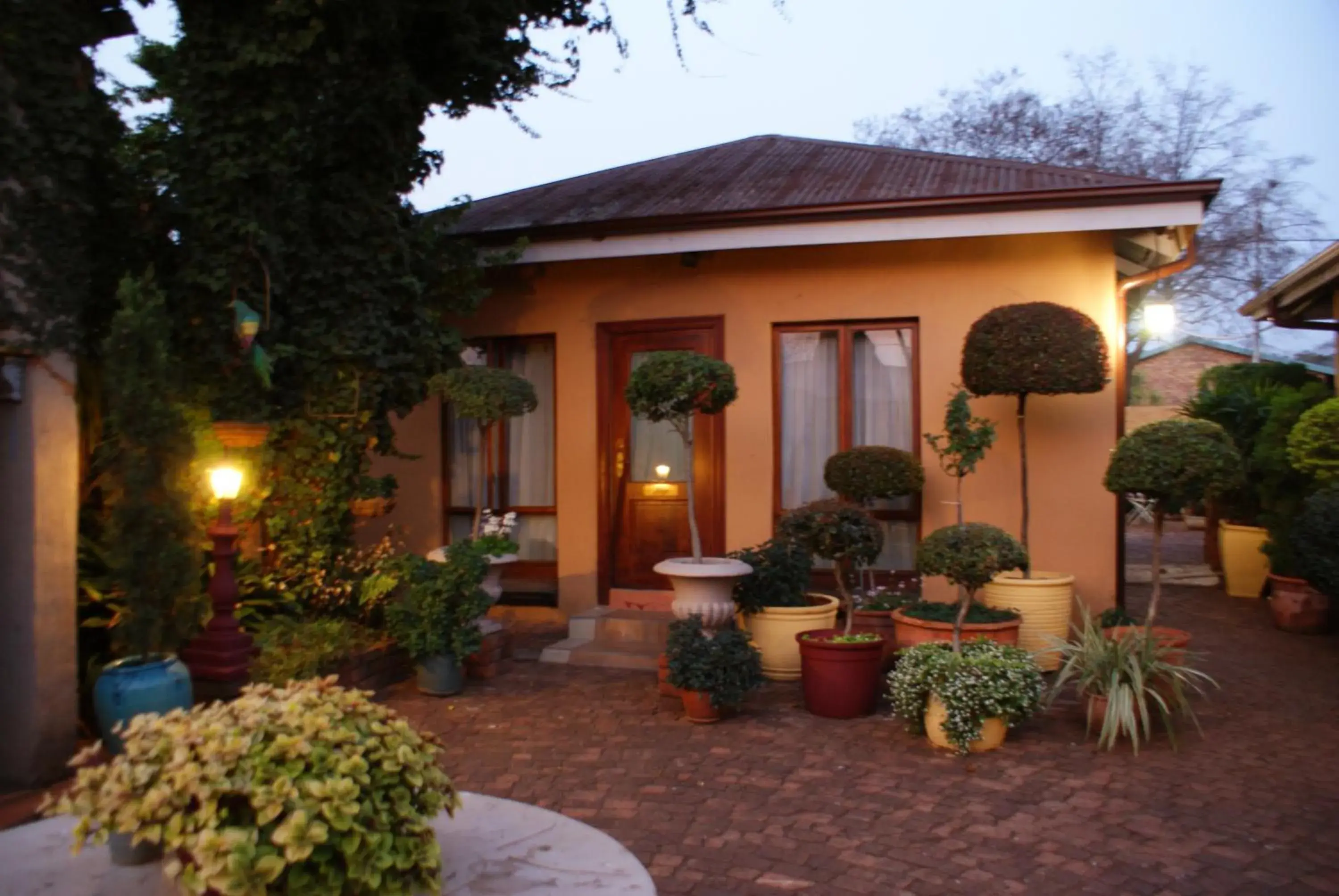 Deluxe Double Room with Shower in Hampton House Guest House Deluxe Double Room with Shower in Hampton House Guest House