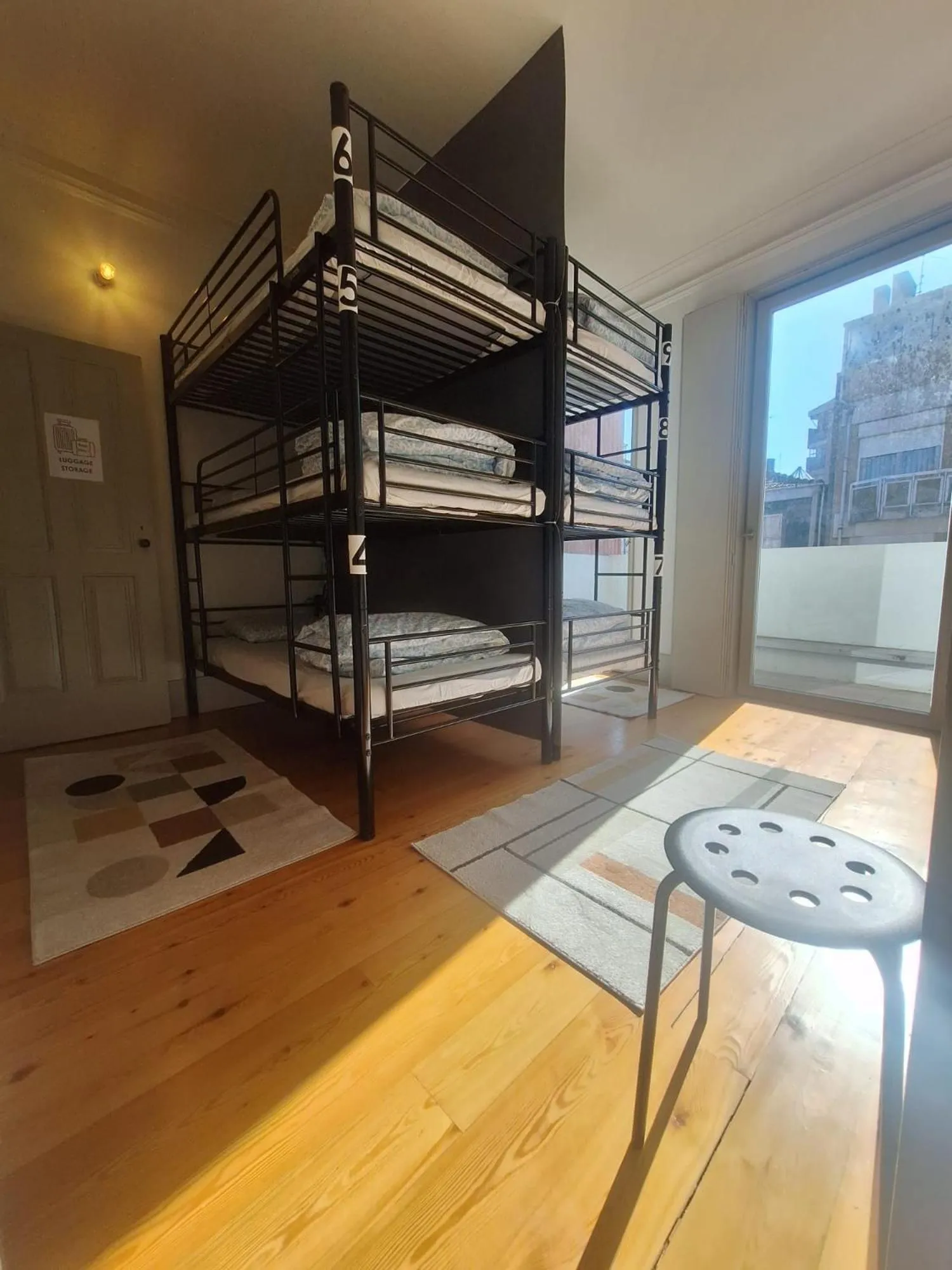 Bed in Easy Host Porto