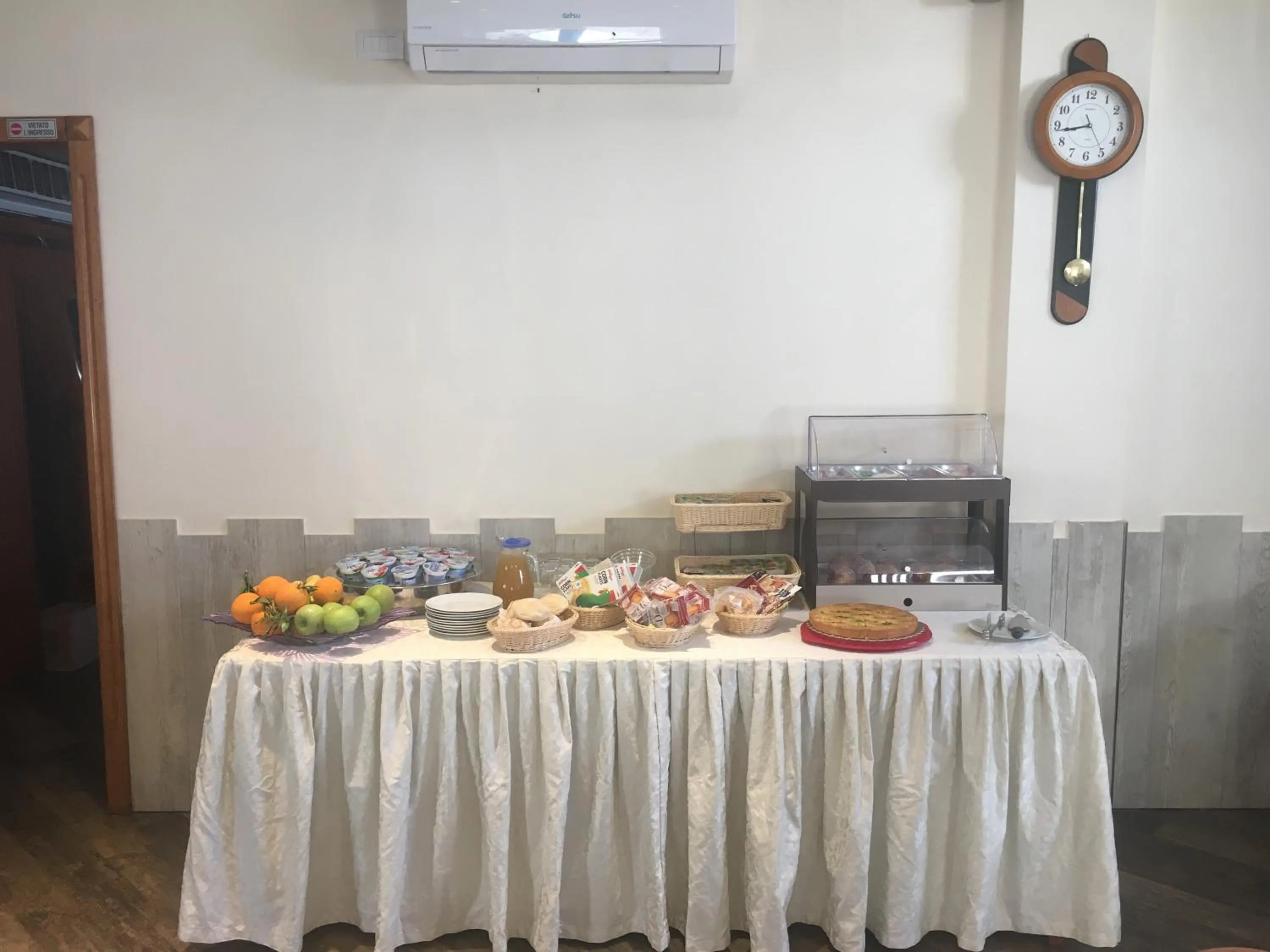 American breakfast in Rianna Rooms & Breakfast