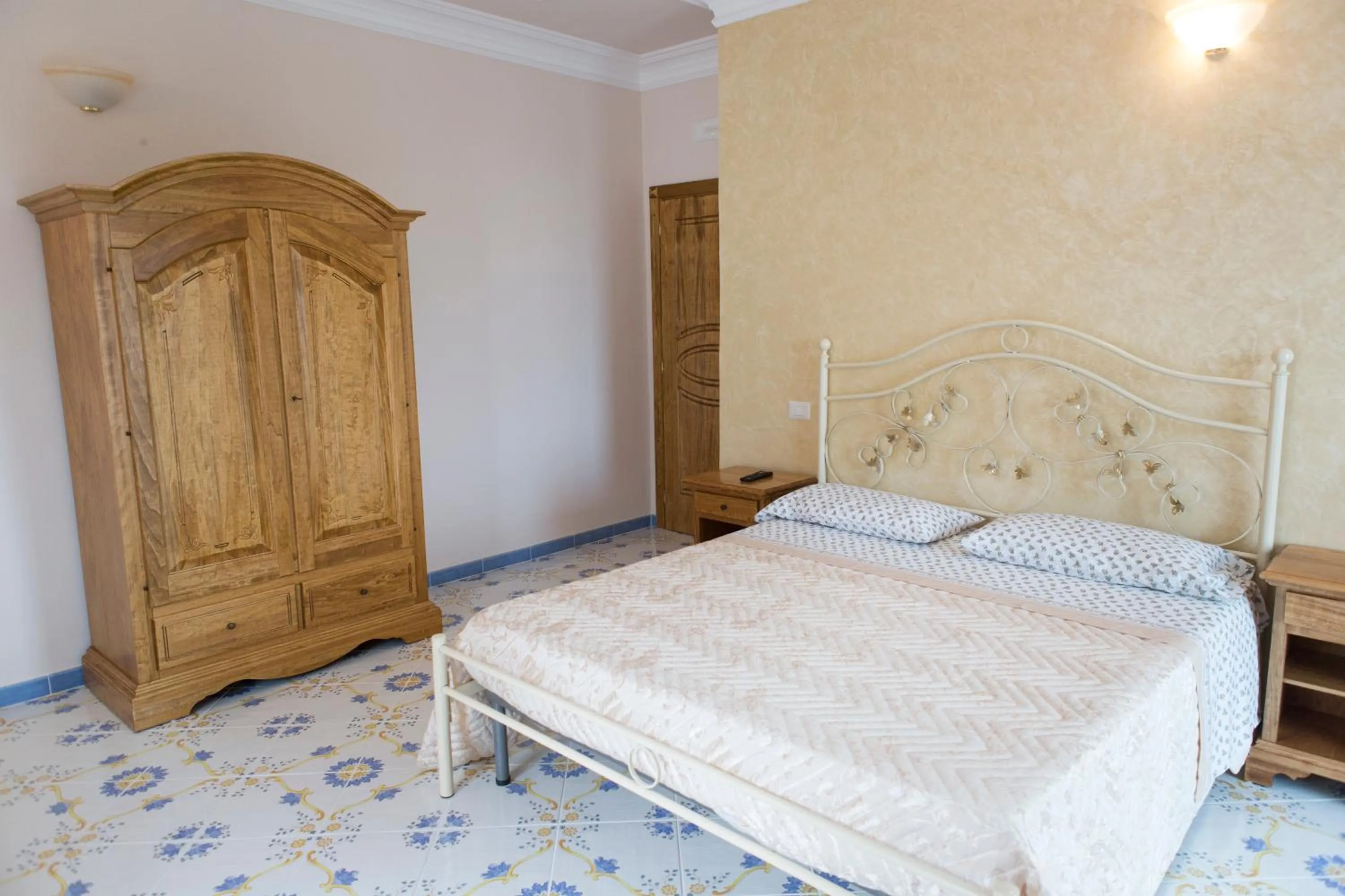 Photo of the whole room, Bed in Rianna Rooms & Breakfast