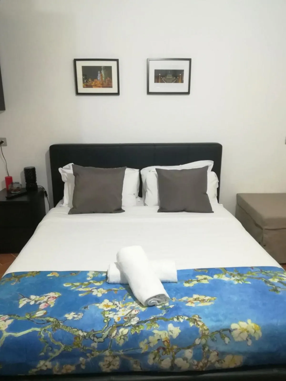 Photo of the whole room, Bed in Relais Arco Della Pace