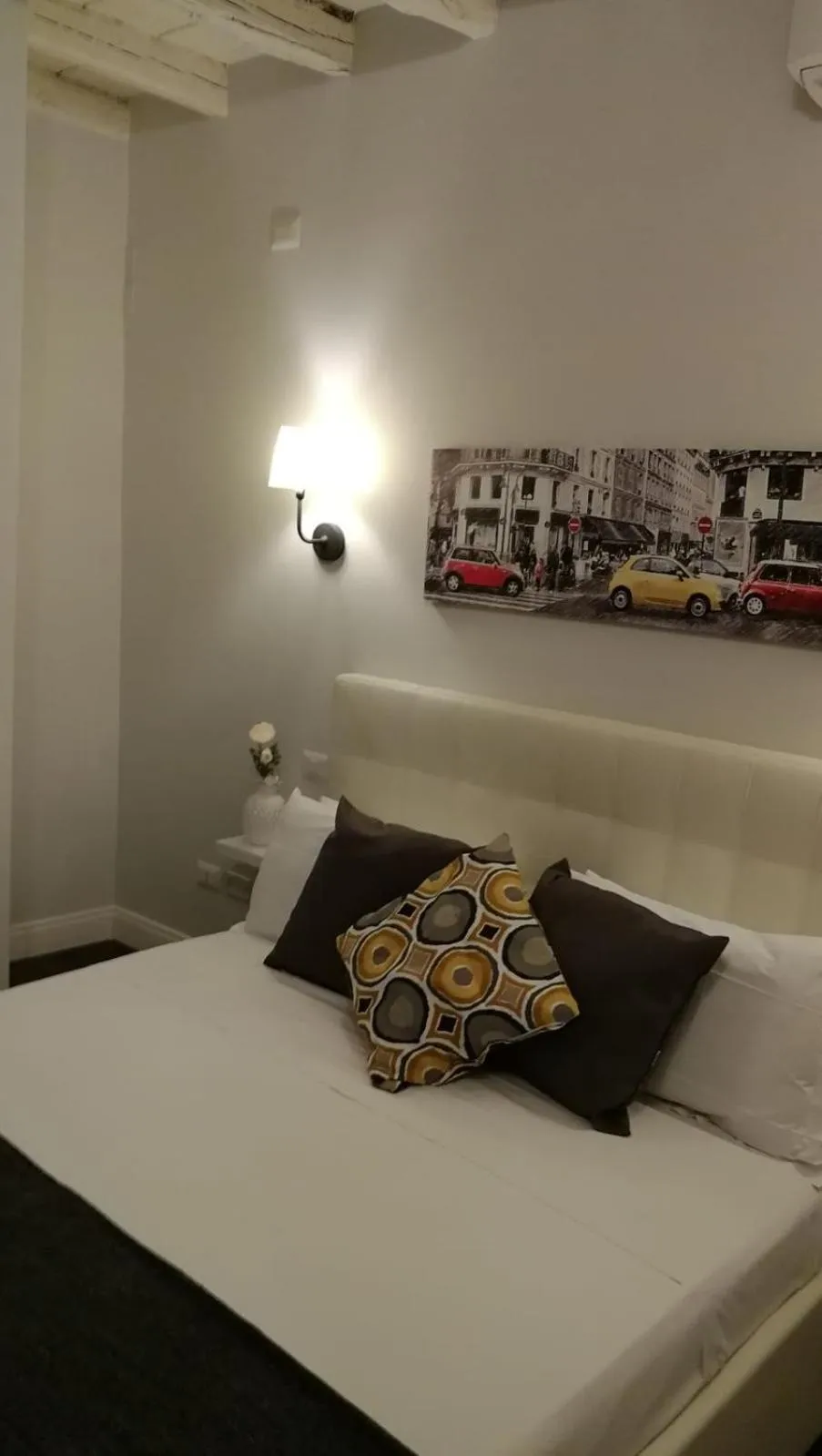 Bed in Relais Arco Della Pace