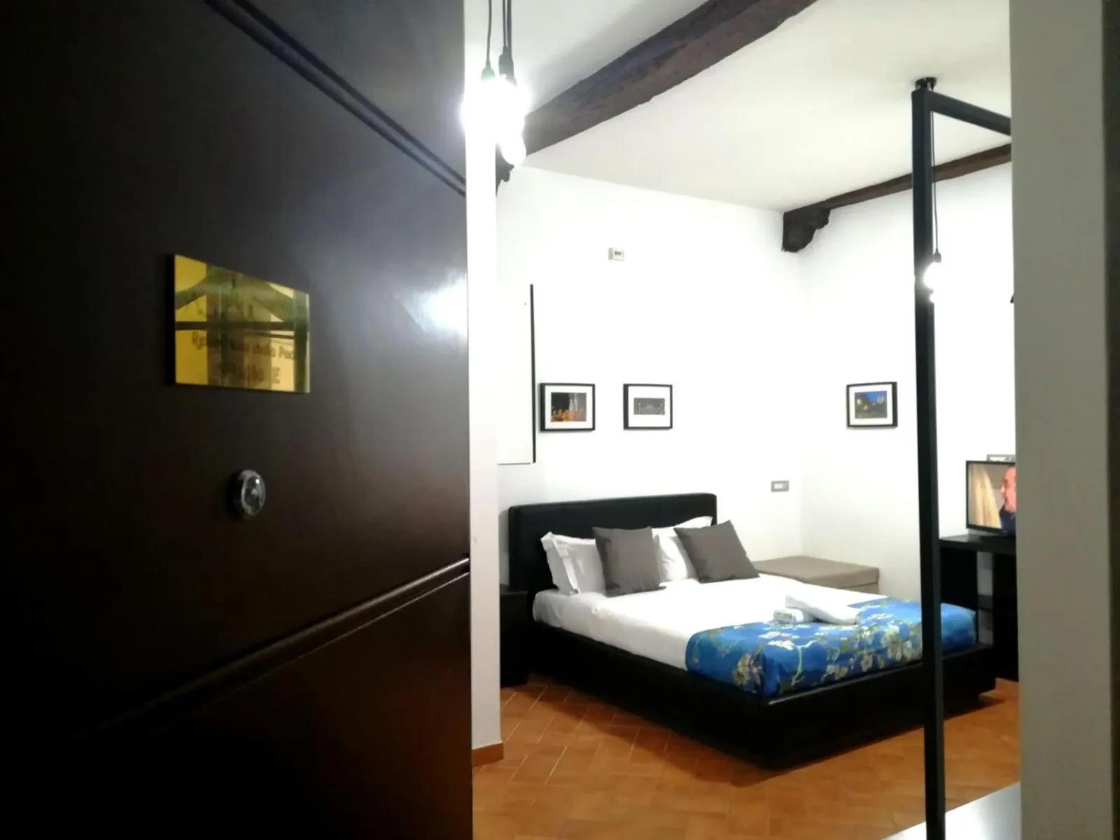 TV and multimedia, Bed in Relais Arco Della Pace