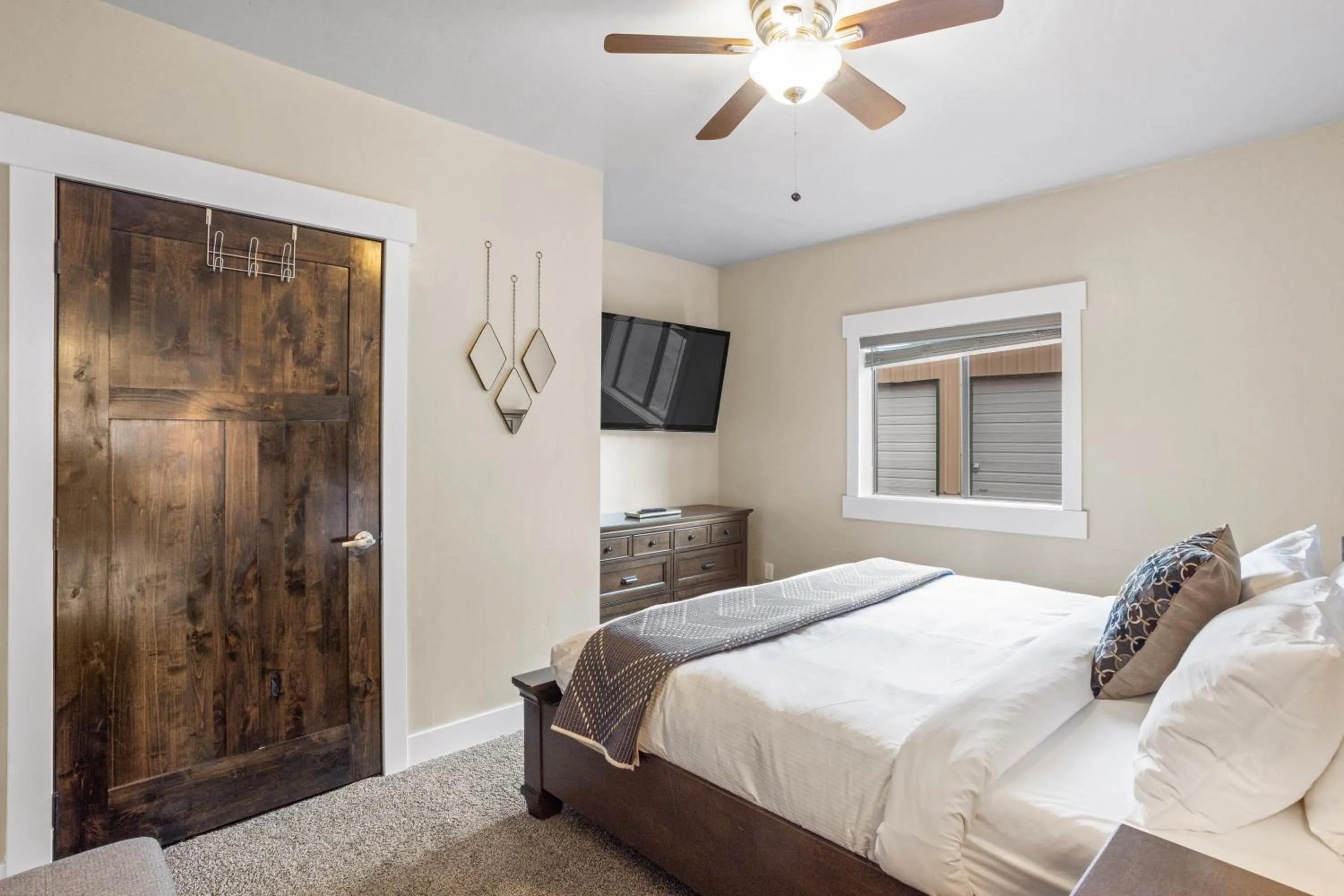 One-Bedroom Apartment in The Yellowstone Hideaway Unit B
