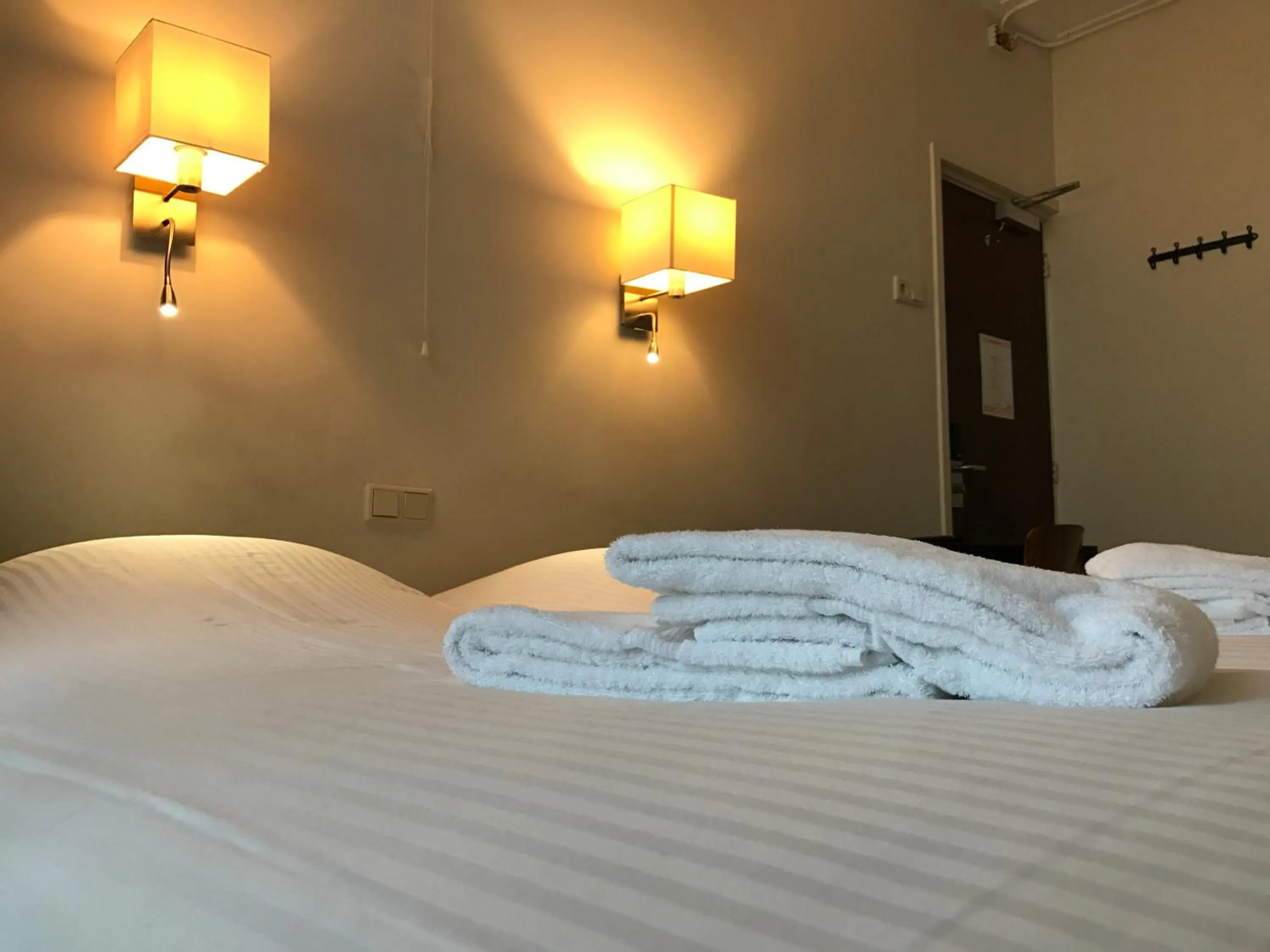 Bedroom, Bed in Hotel Carillon