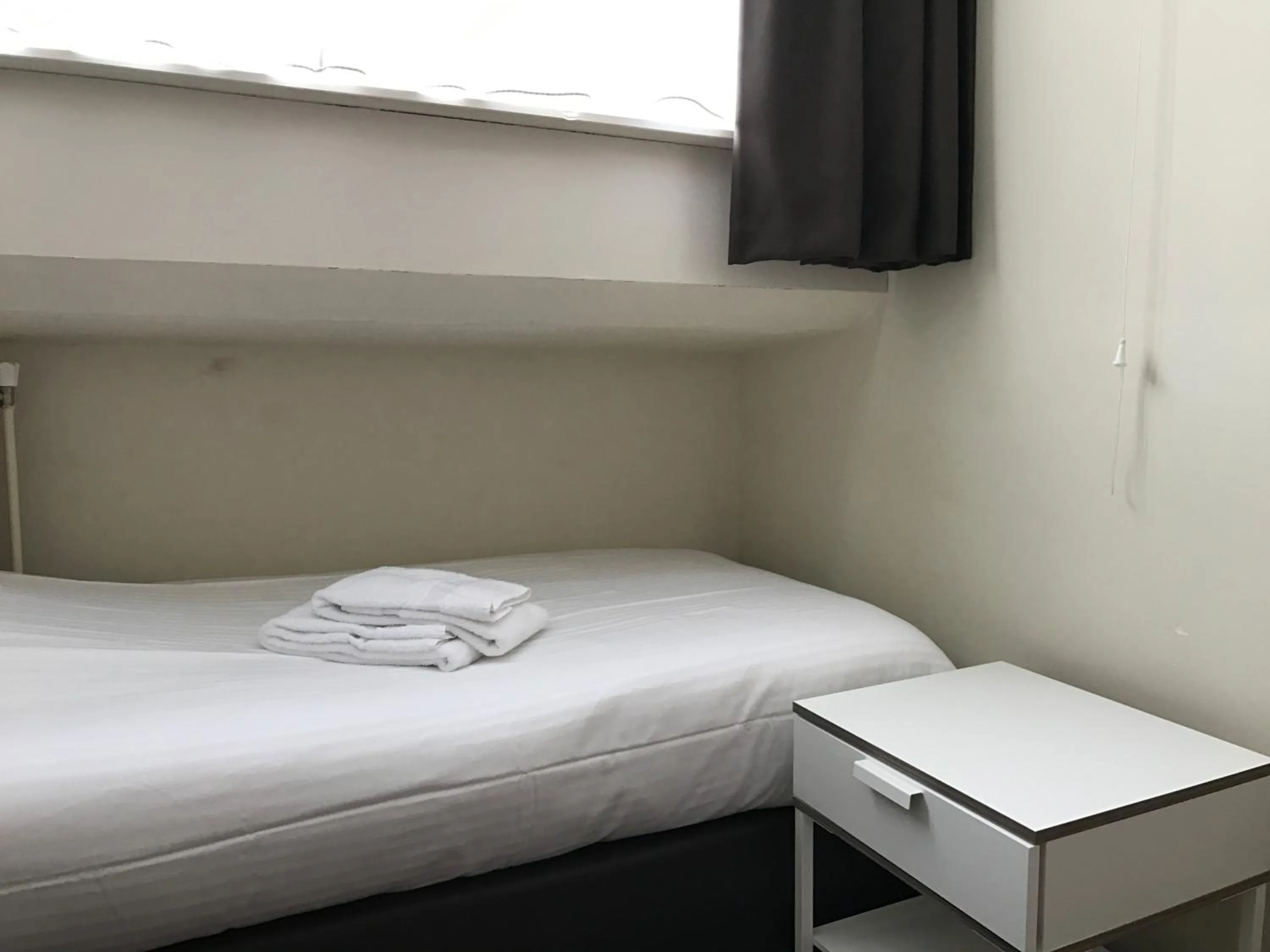 Bedroom, Bed in Hotel Carillon