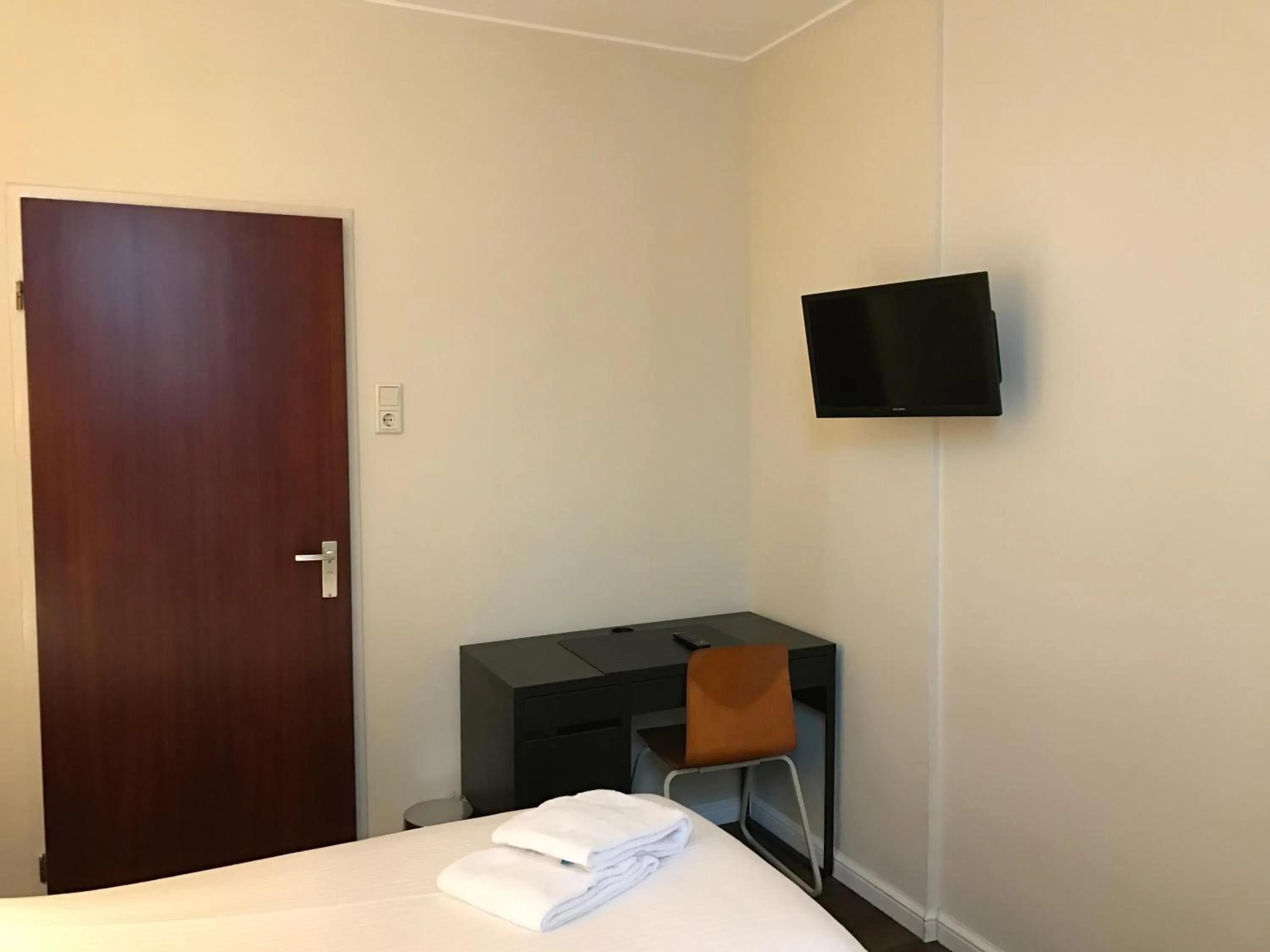 Bedroom, Bed in Hotel Carillon