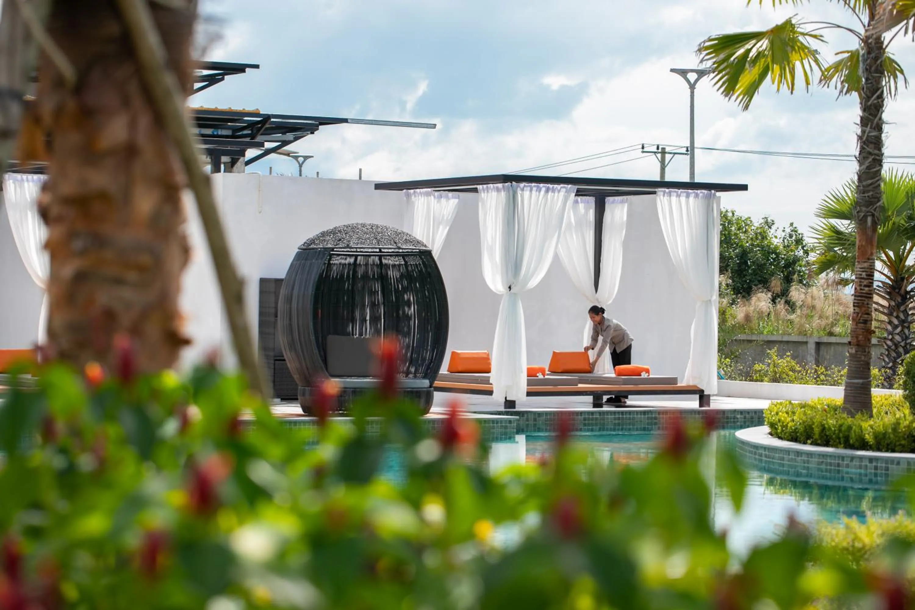 Swimming pool in Wonderland Suites and Resort