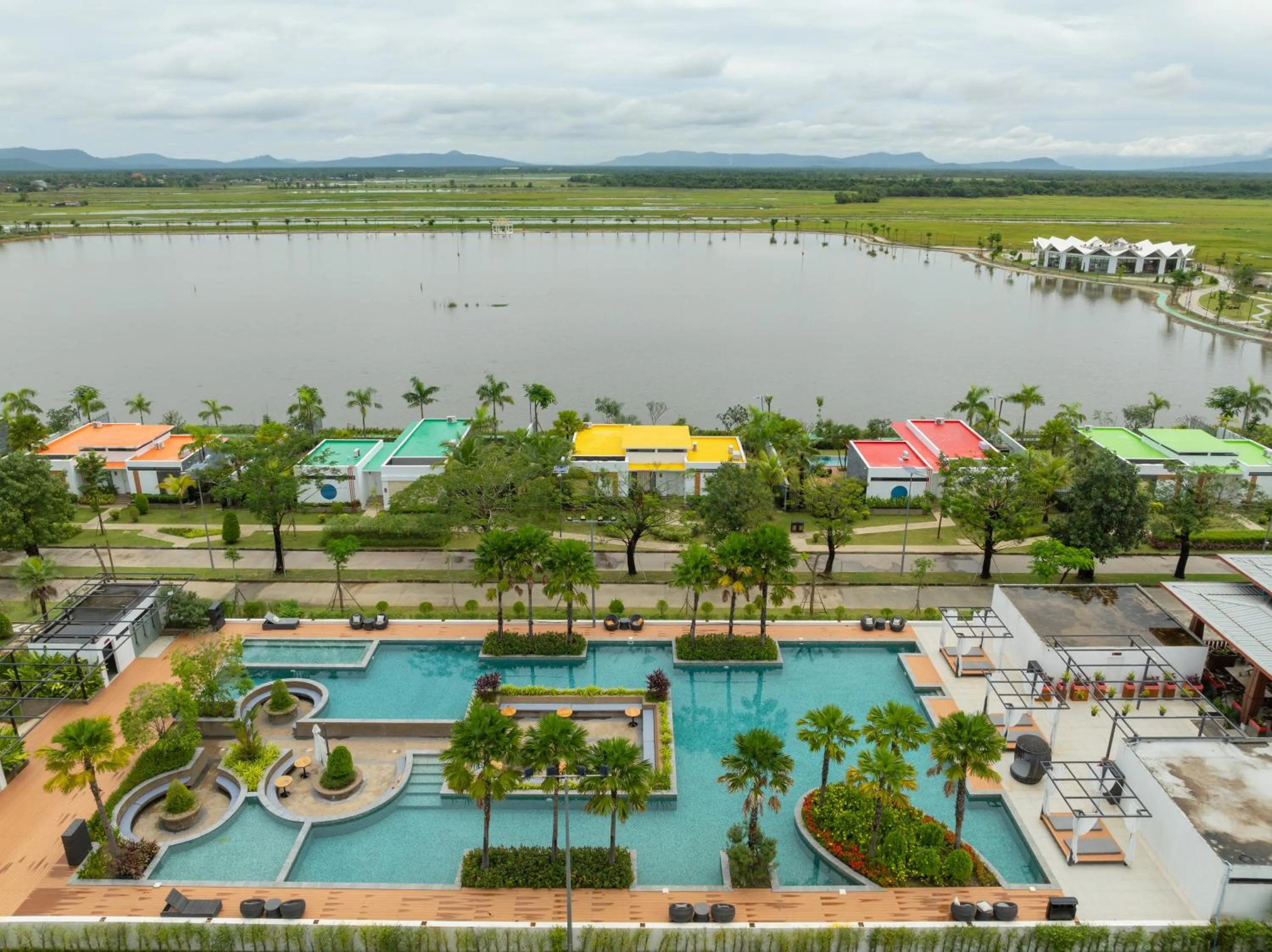 Swimming pool in Wonderland Suites and Resort