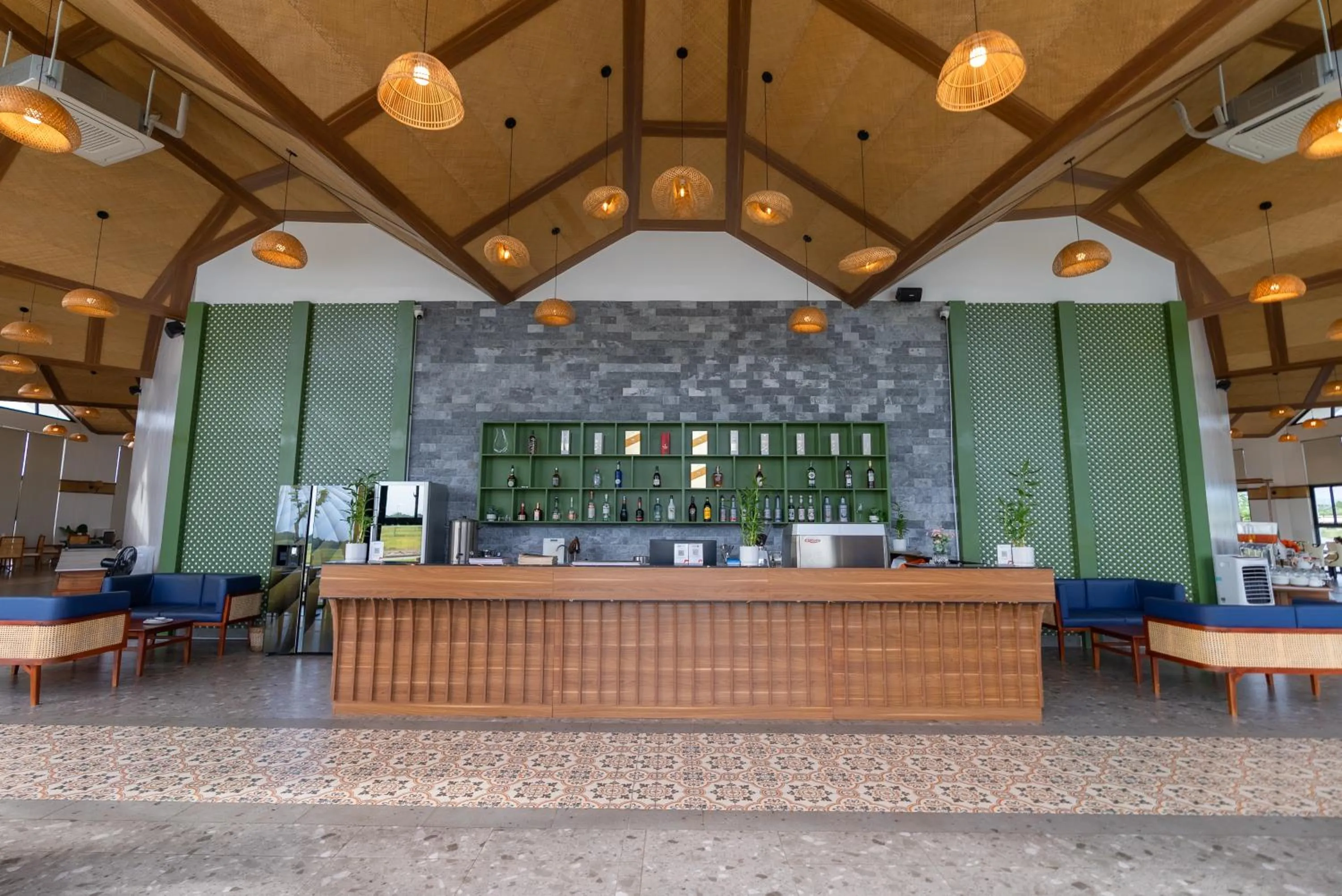 Restaurant/places to eat in Wonderland Suites and Resort