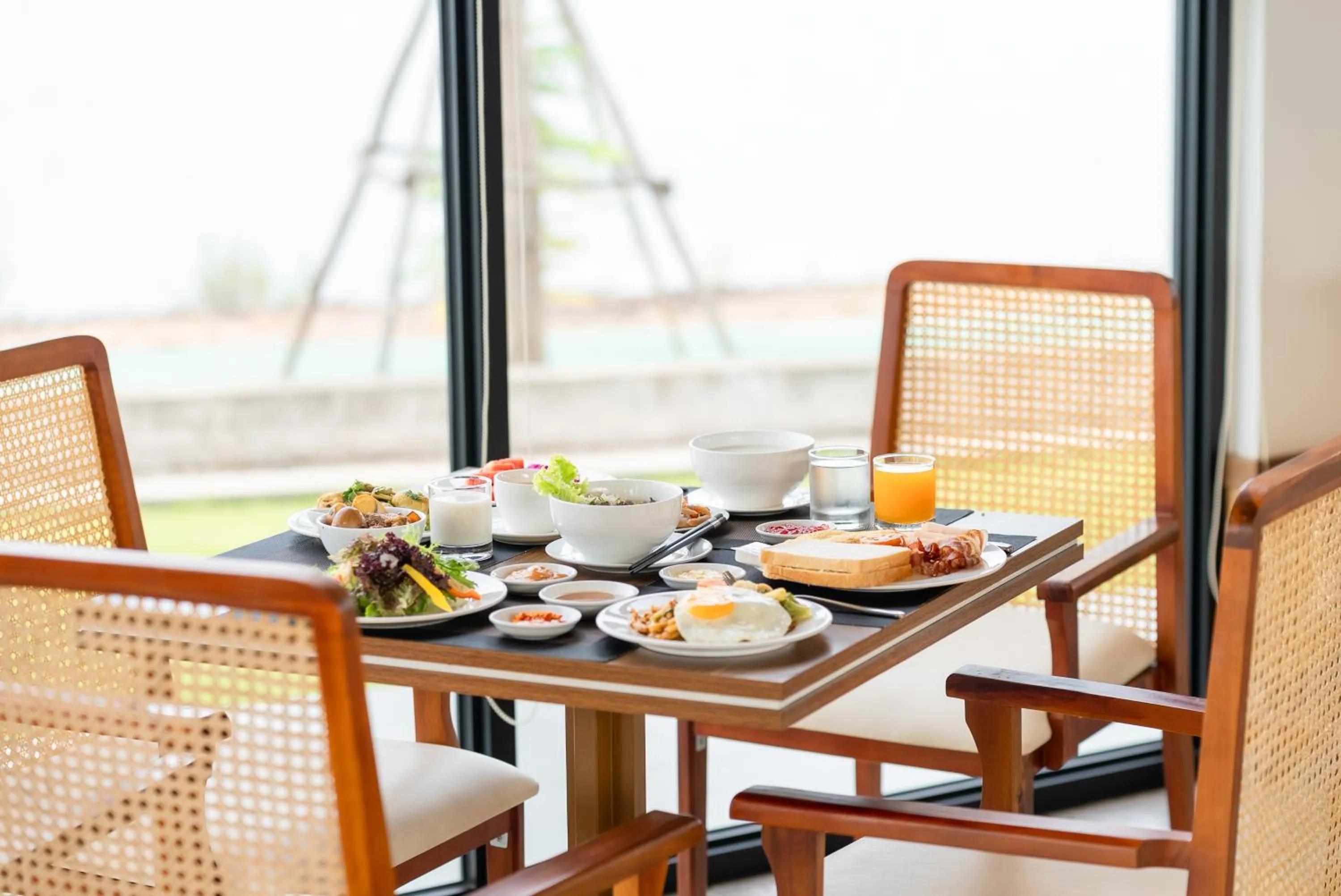 Breakfast in Wonderland Suites and Resort