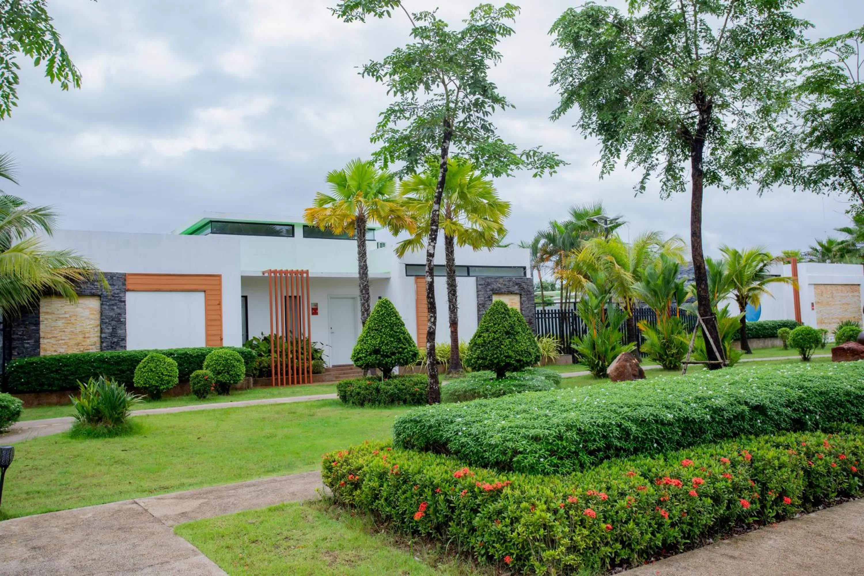 Garden view in Wonderland Suites and Resort