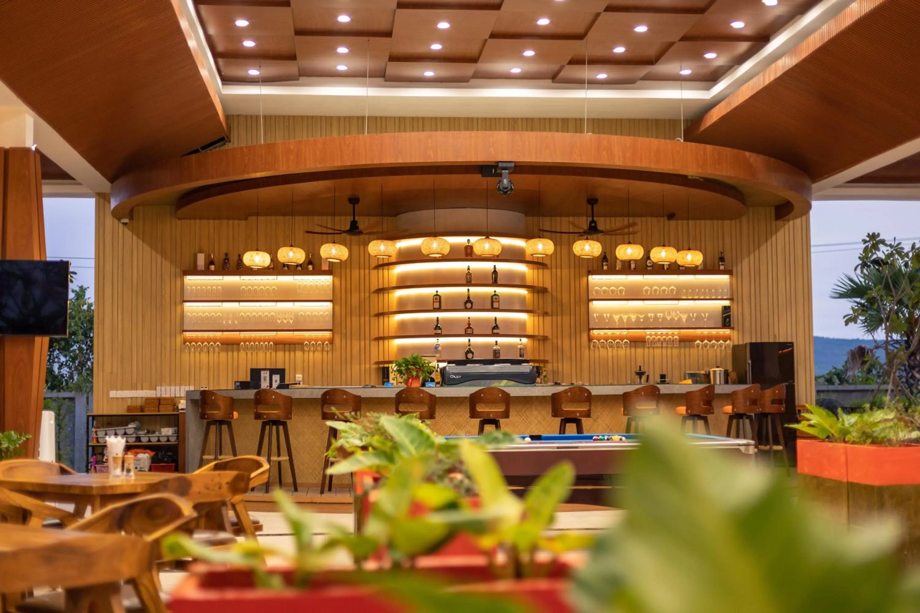 Restaurant/places to eat in Wonderland Suites and Resort