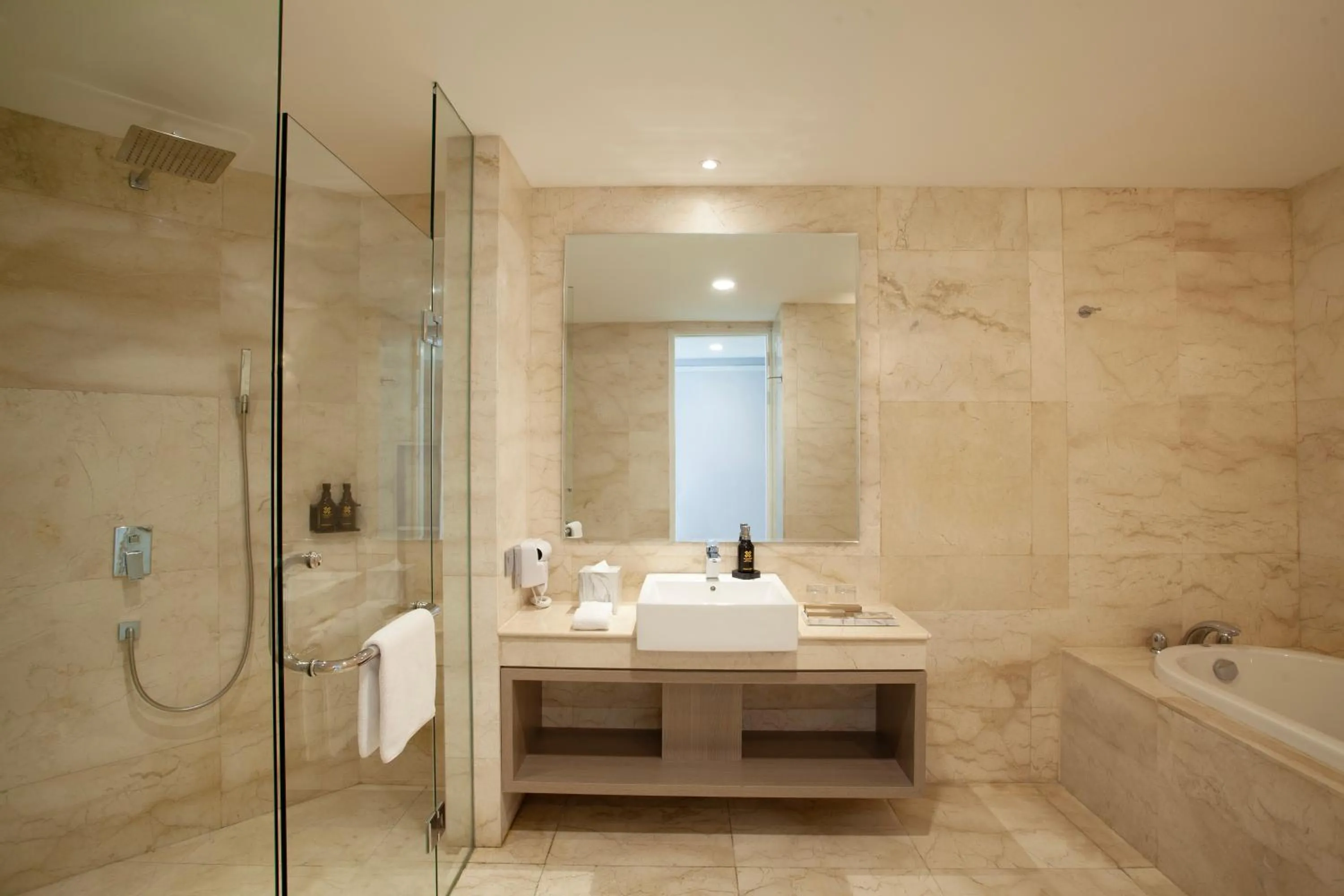 Shower in Platinum Hotel Jimbaran Beach Bali