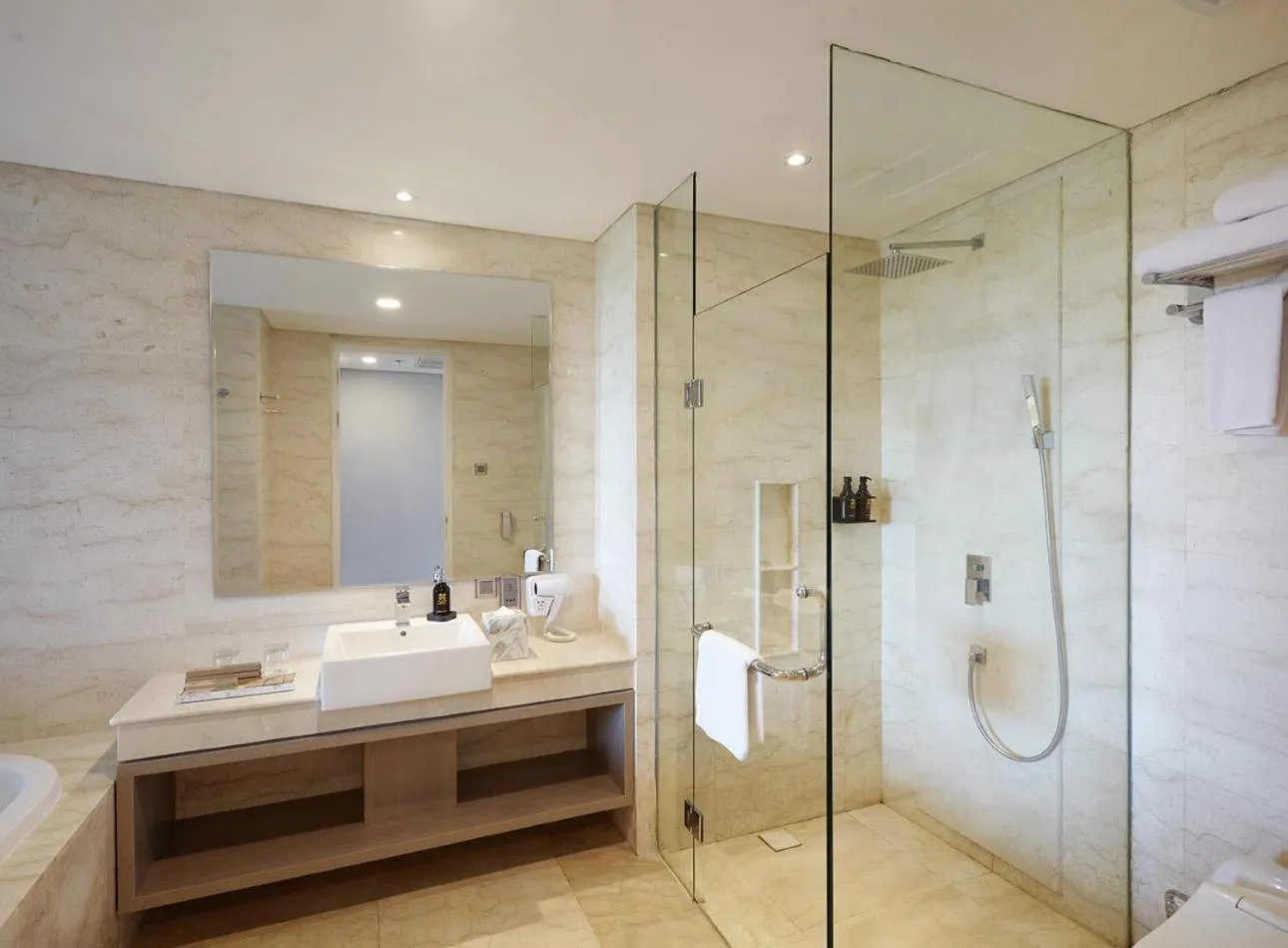 Bathroom in Platinum Hotel Jimbaran Beach Bali