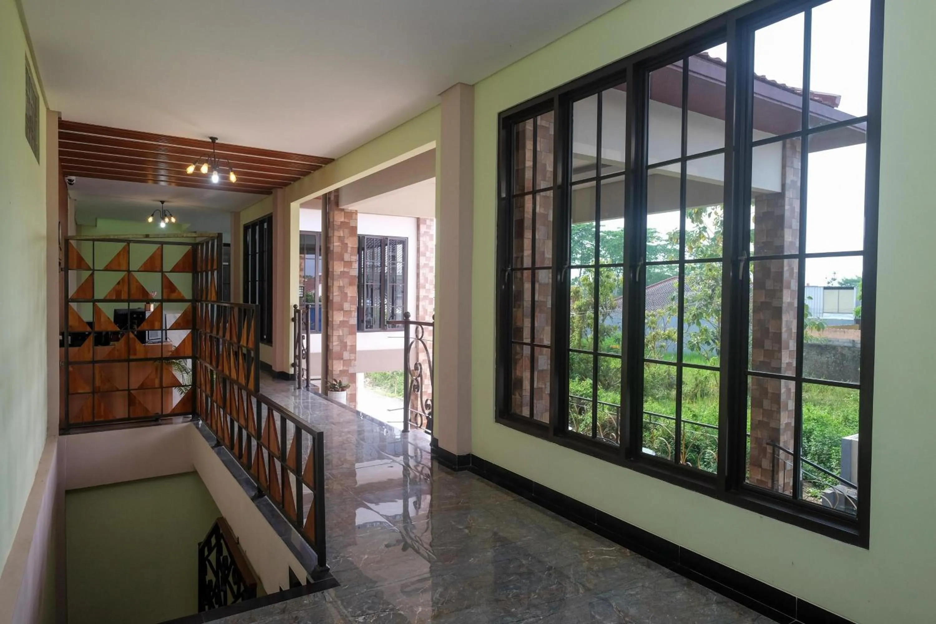 Urbanview Grand Lotus Hotel by RedDoorz