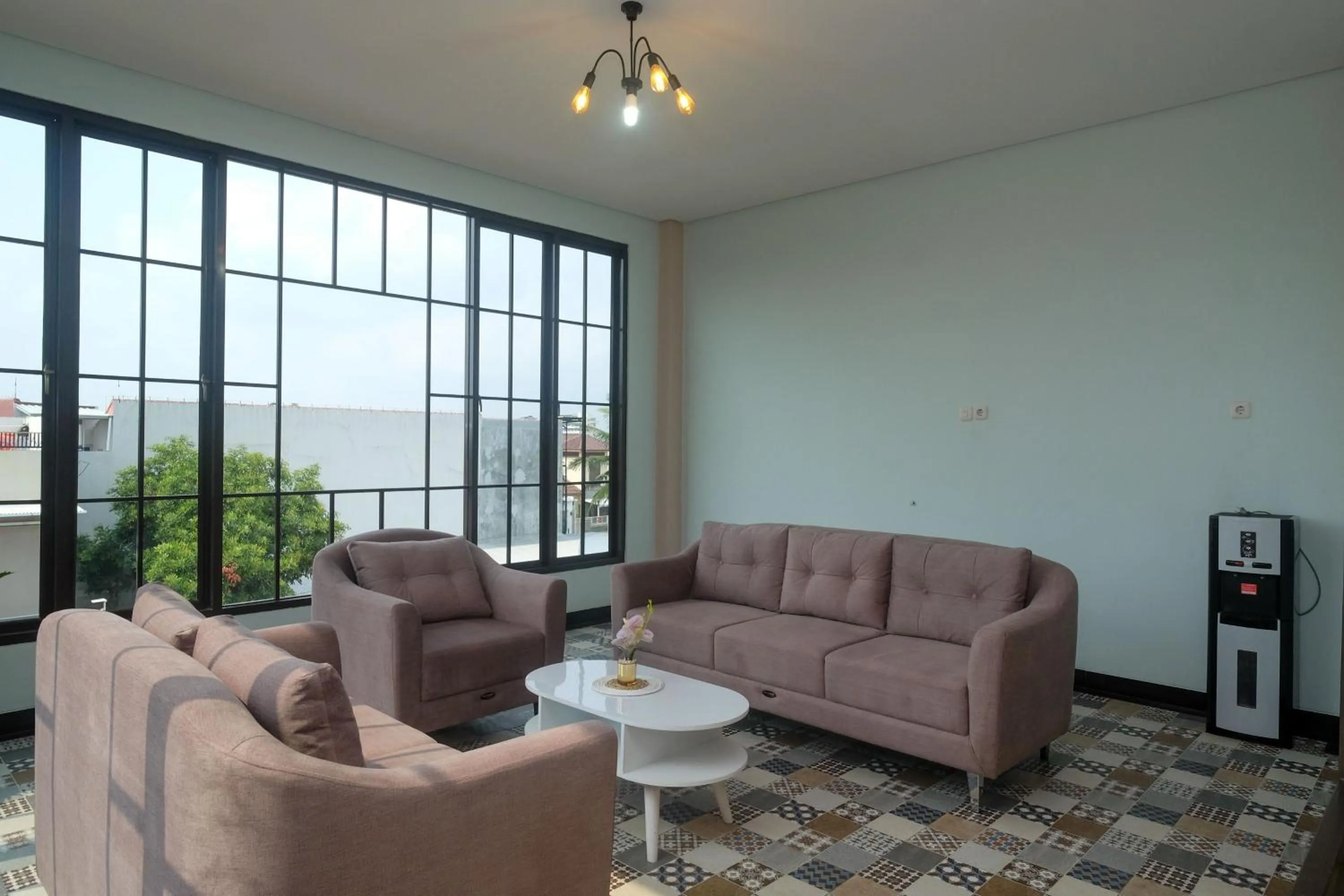 Urbanview Grand Lotus Hotel by RedDoorz