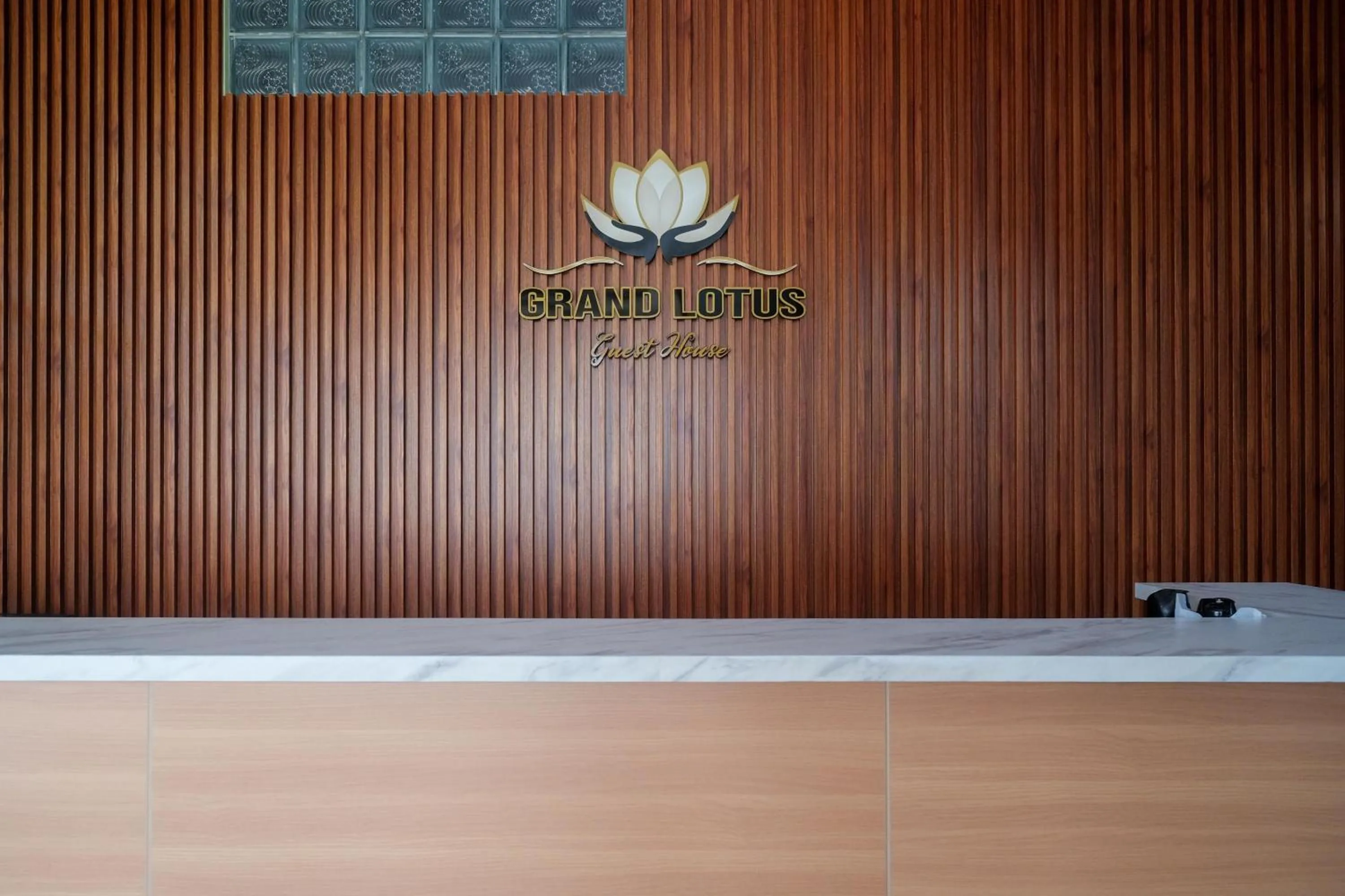 Urbanview Grand Lotus Hotel by RedDoorz