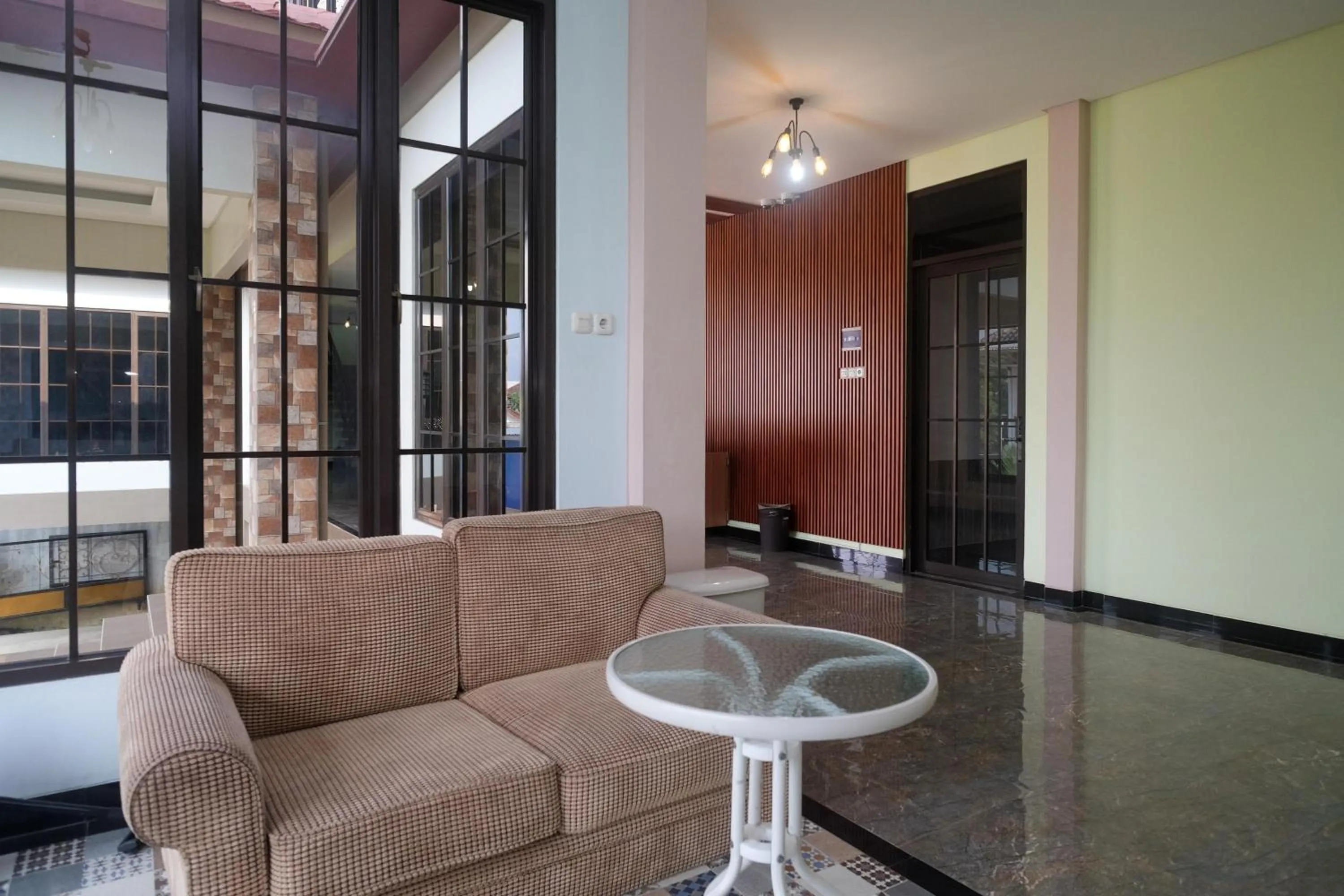 Urbanview Grand Lotus Hotel by RedDoorz