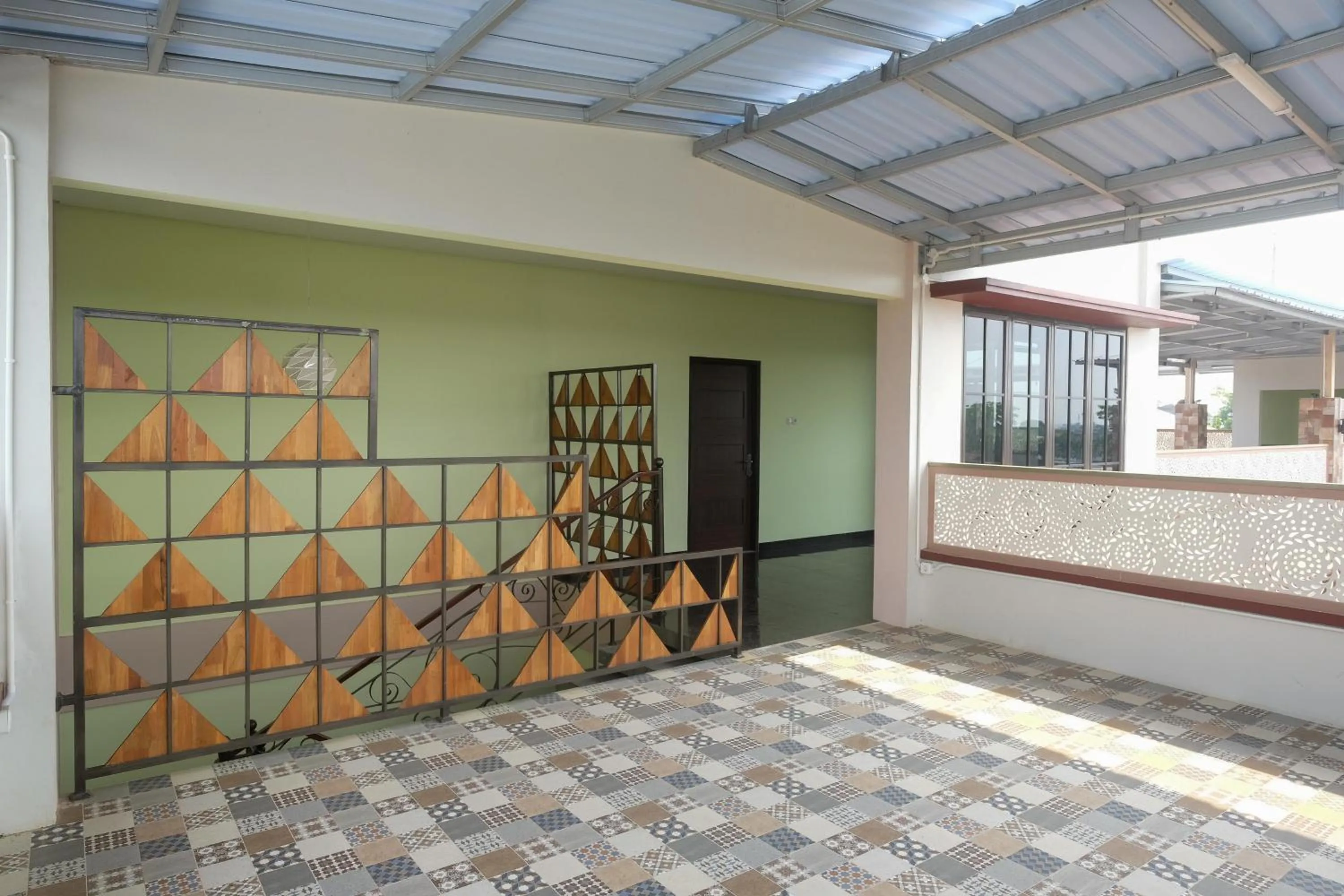 Urbanview Grand Lotus Hotel by RedDoorz