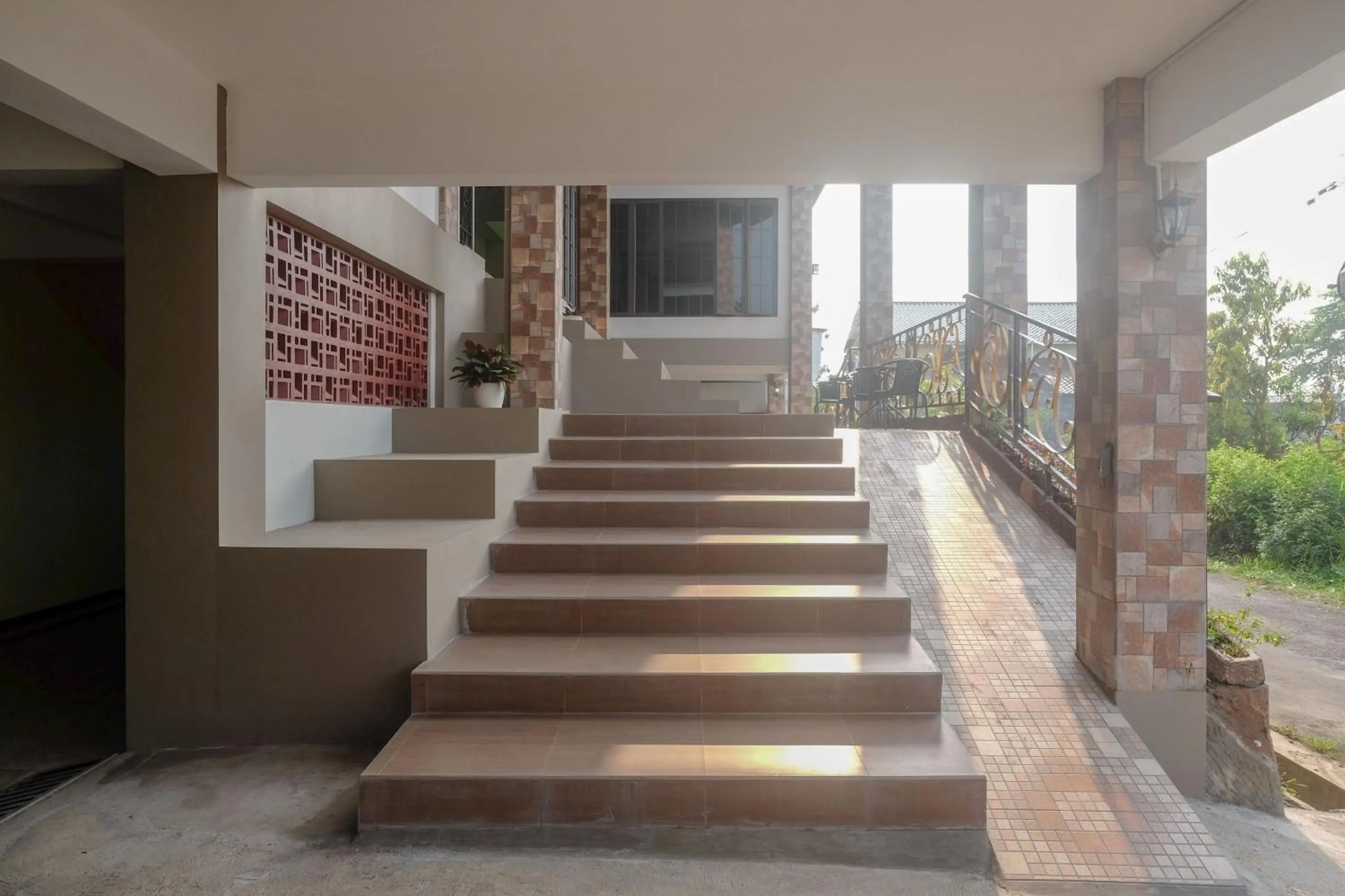 Urbanview Grand Lotus Hotel by RedDoorz