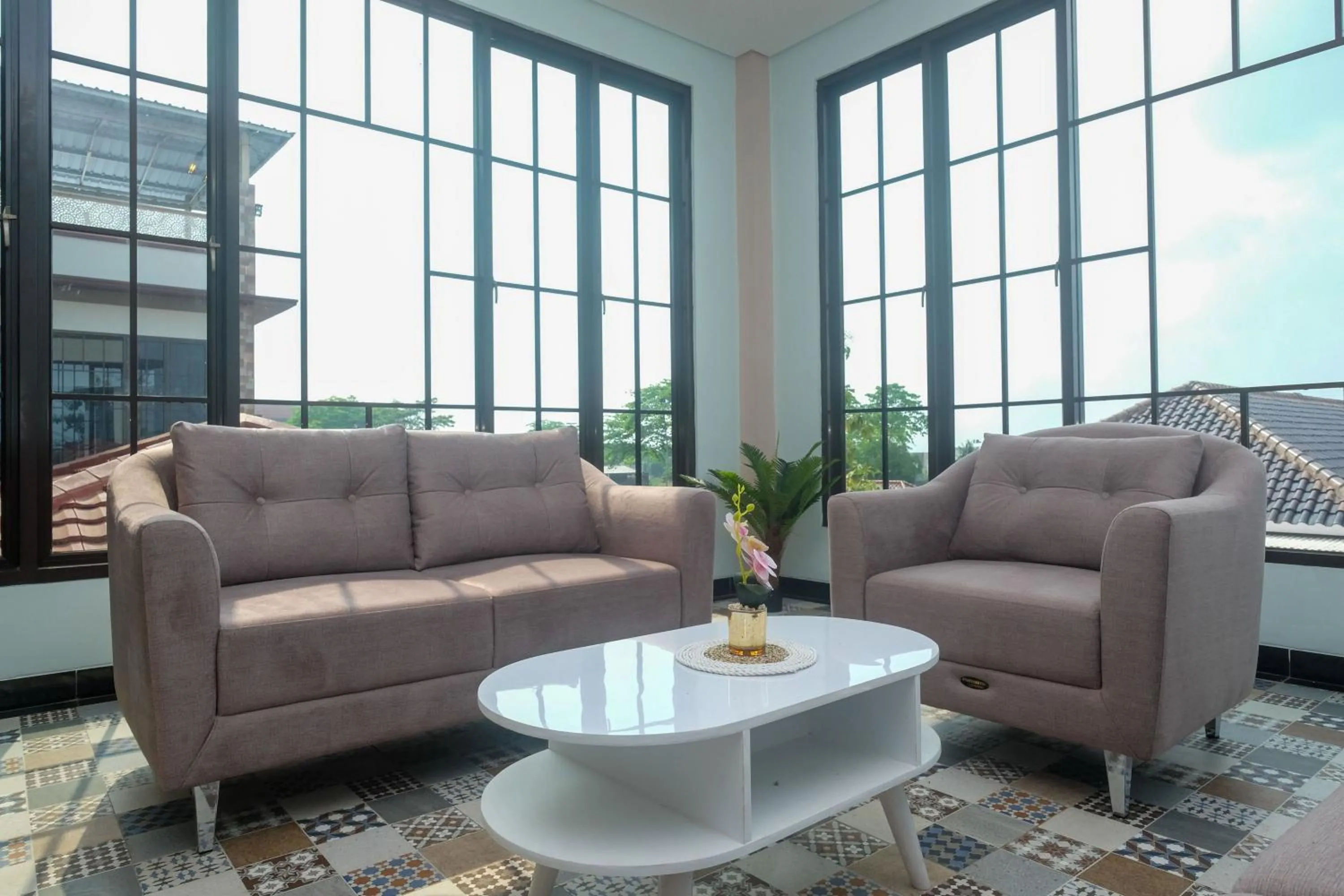 Urbanview Grand Lotus Hotel by RedDoorz