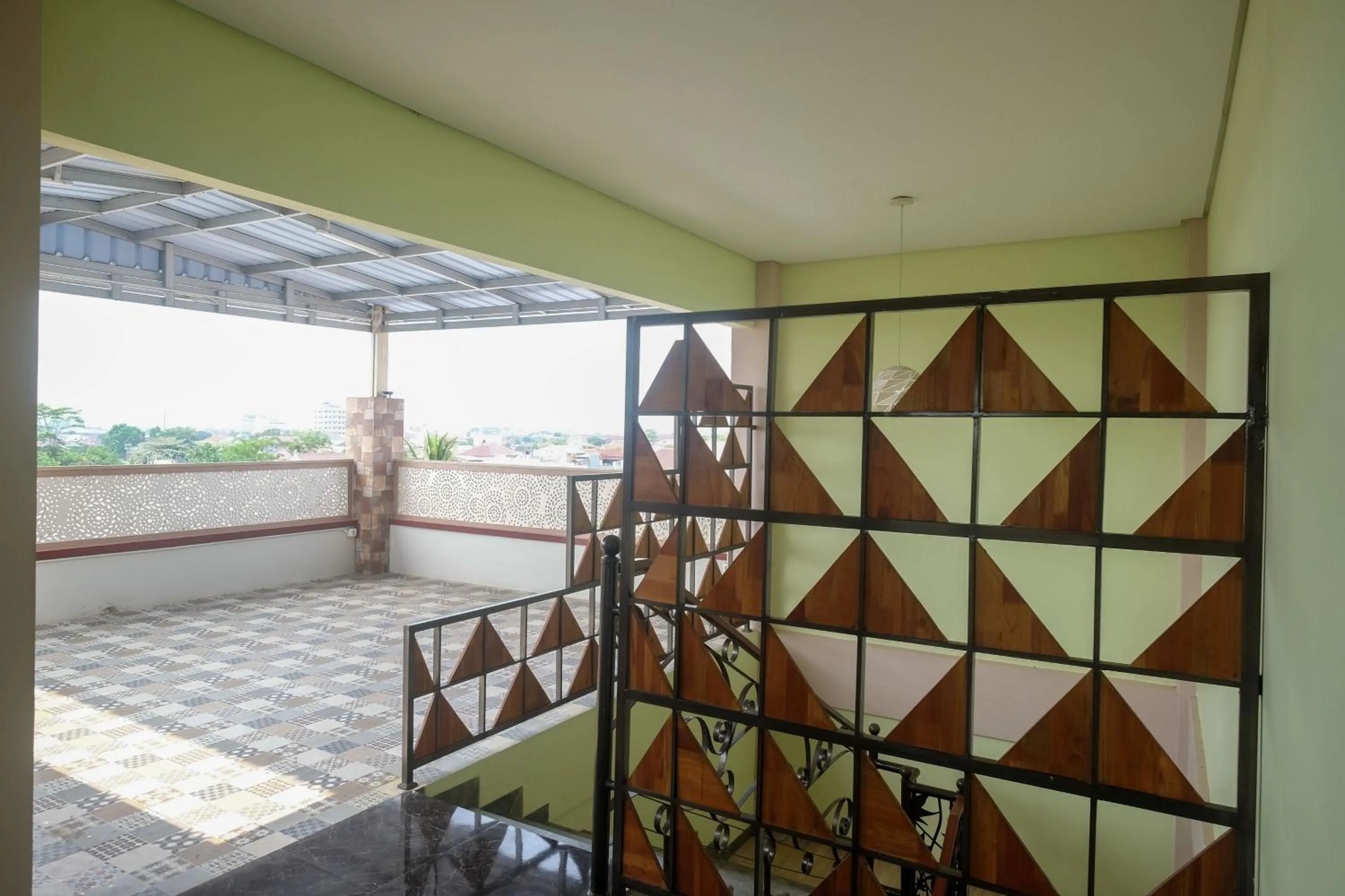 Urbanview Grand Lotus Hotel by RedDoorz