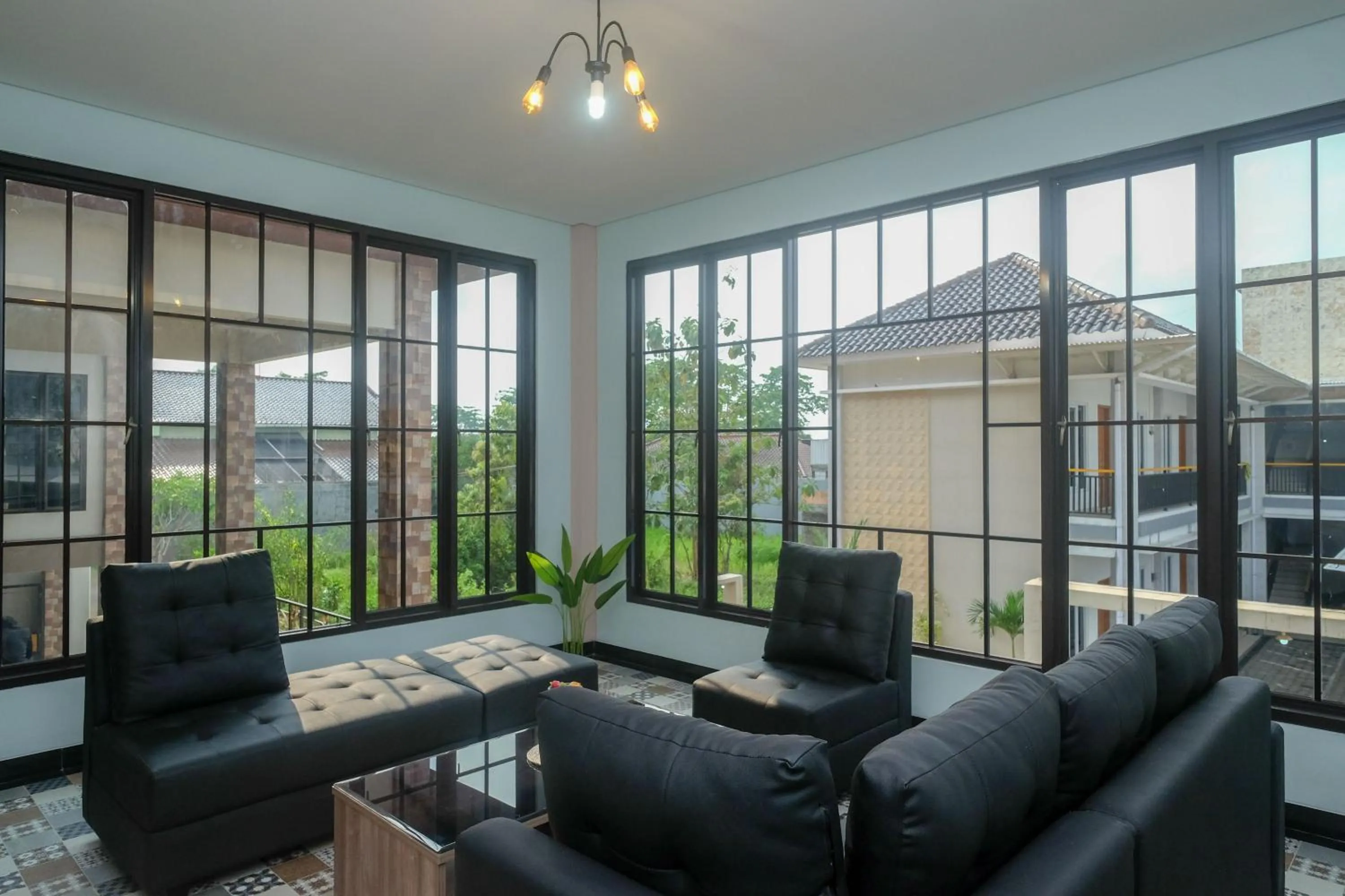 Urbanview Grand Lotus Hotel by RedDoorz