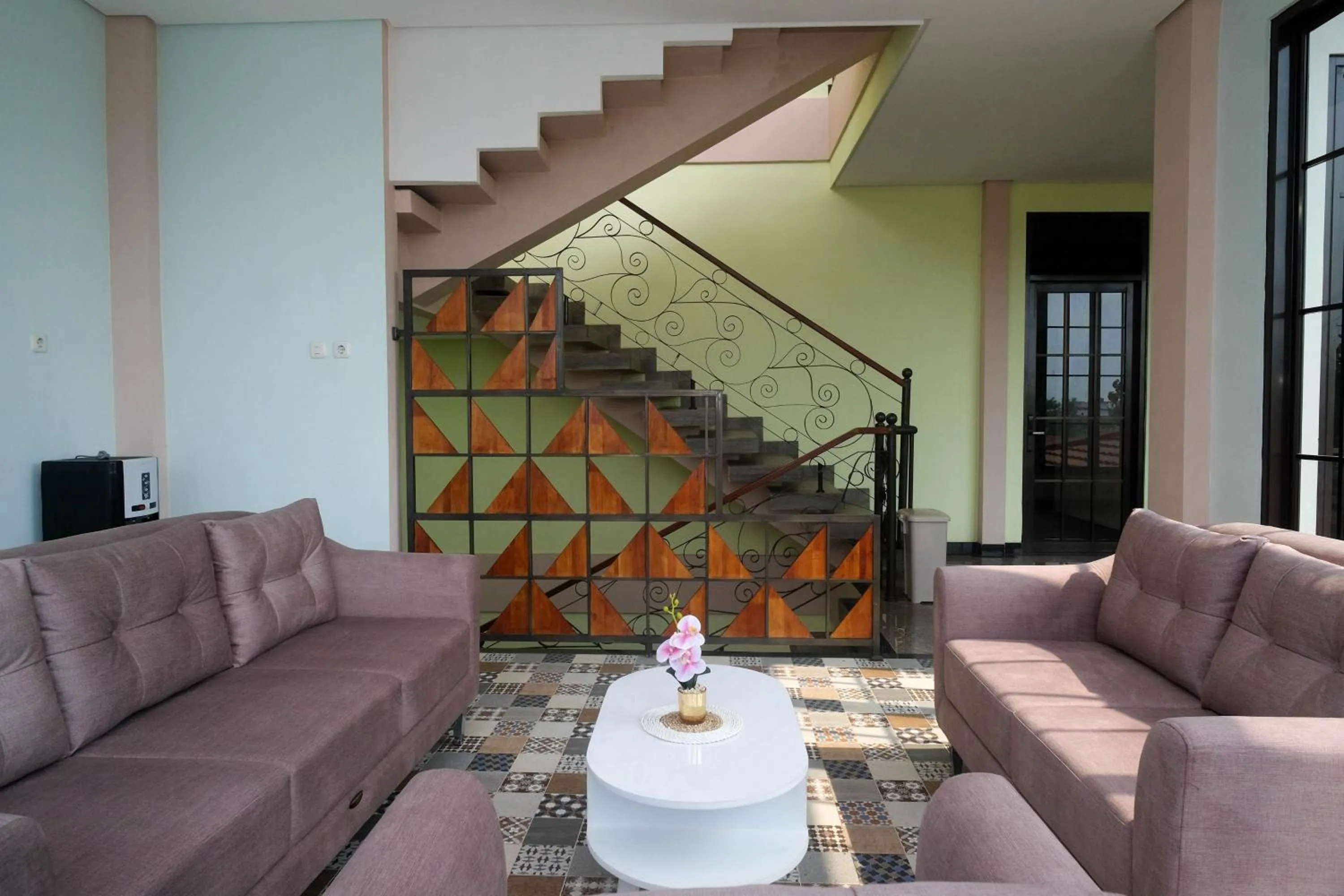 Urbanview Grand Lotus Hotel by RedDoorz