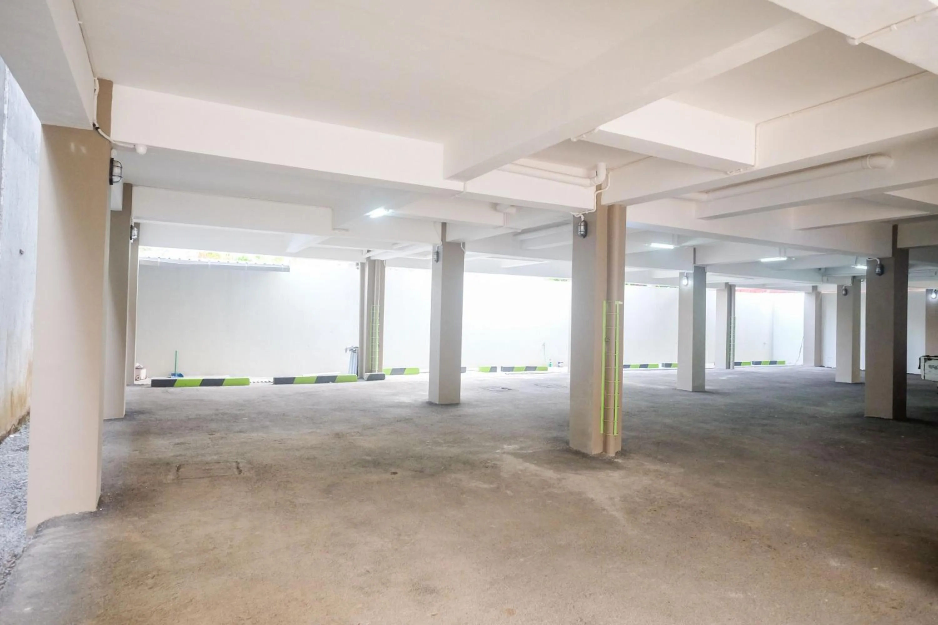 Urbanview Grand Lotus Hotel by RedDoorz