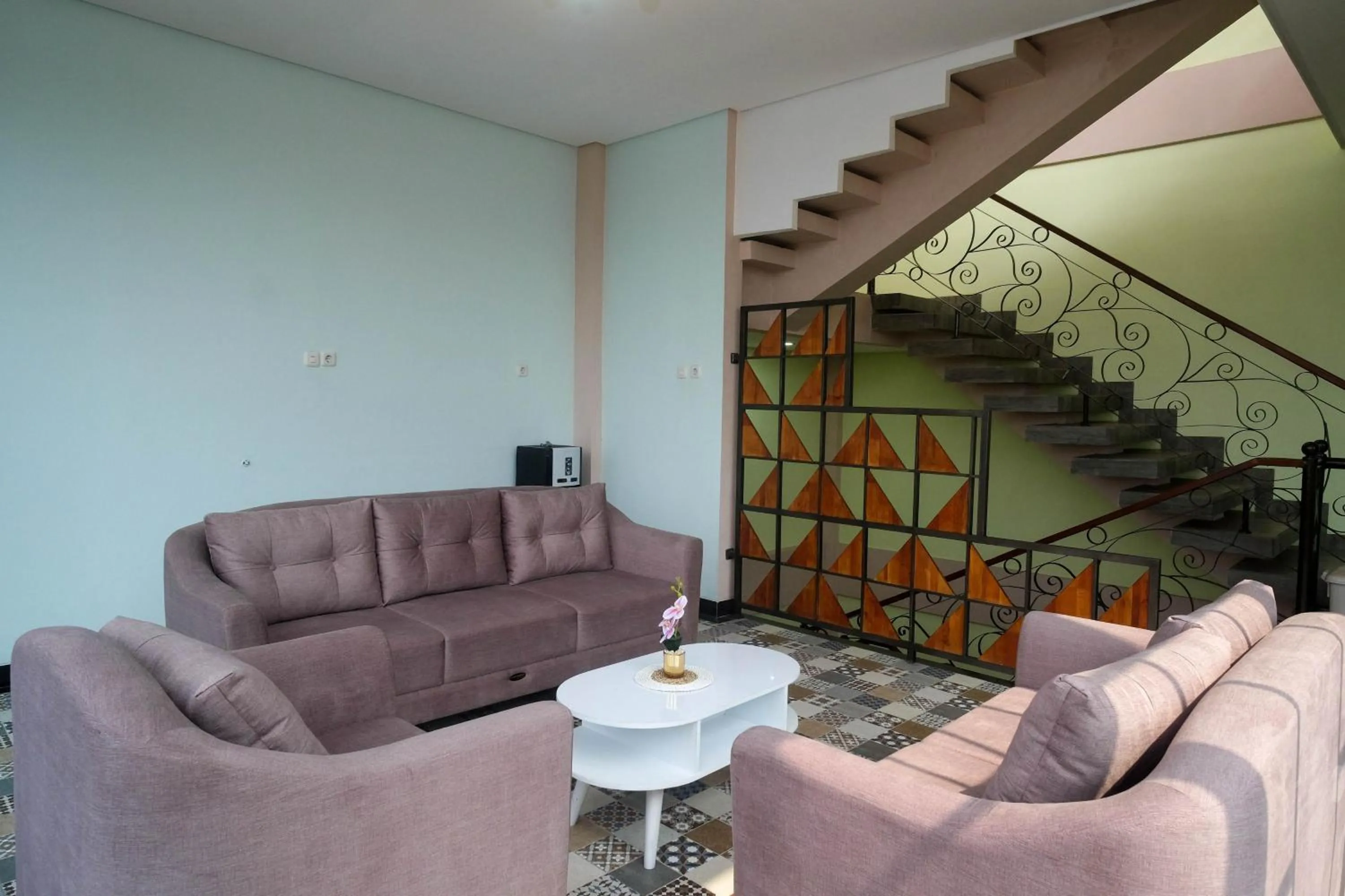 Urbanview Grand Lotus Hotel by RedDoorz