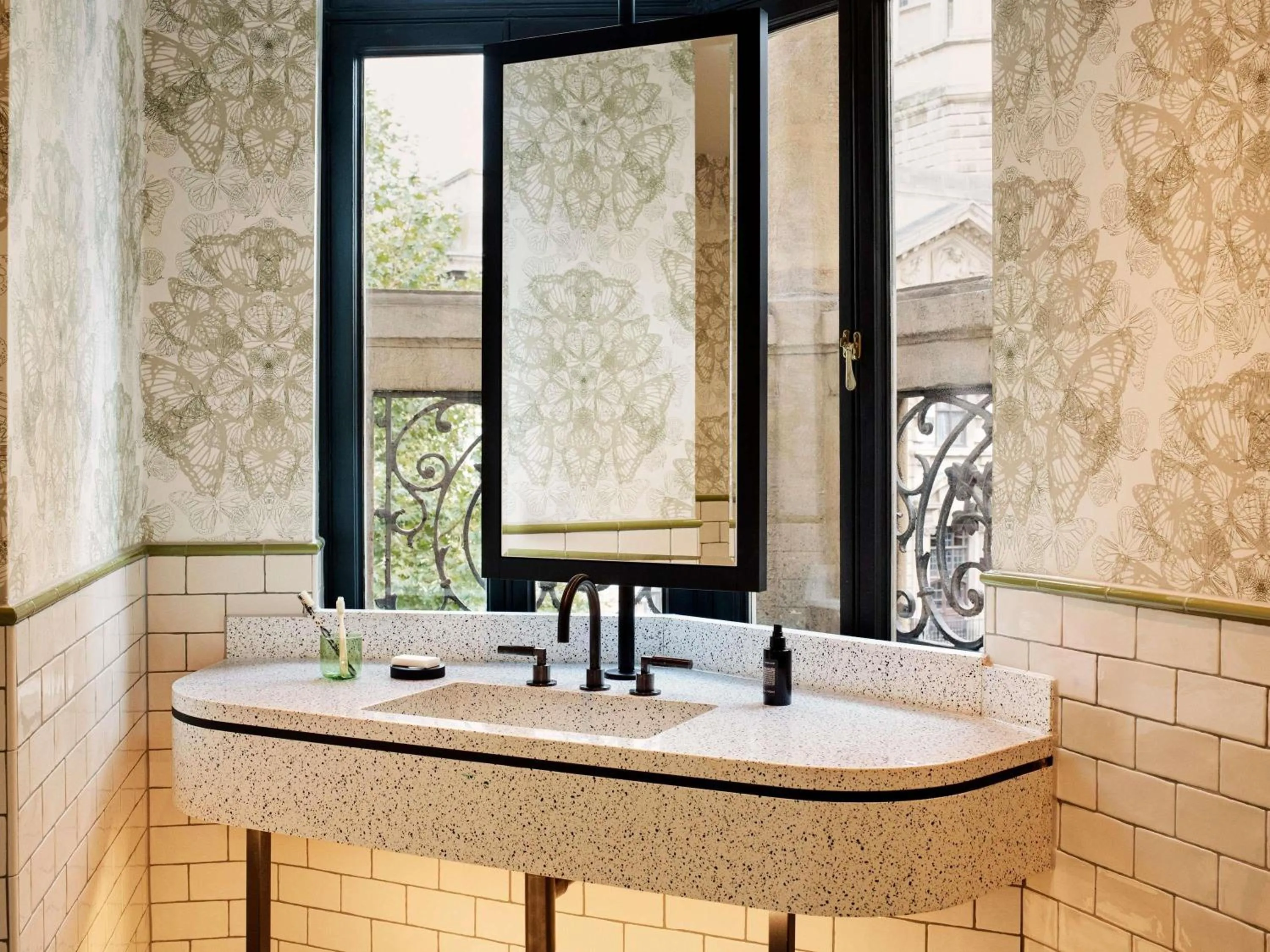 Bedroom in Hyde London City - St Paul's