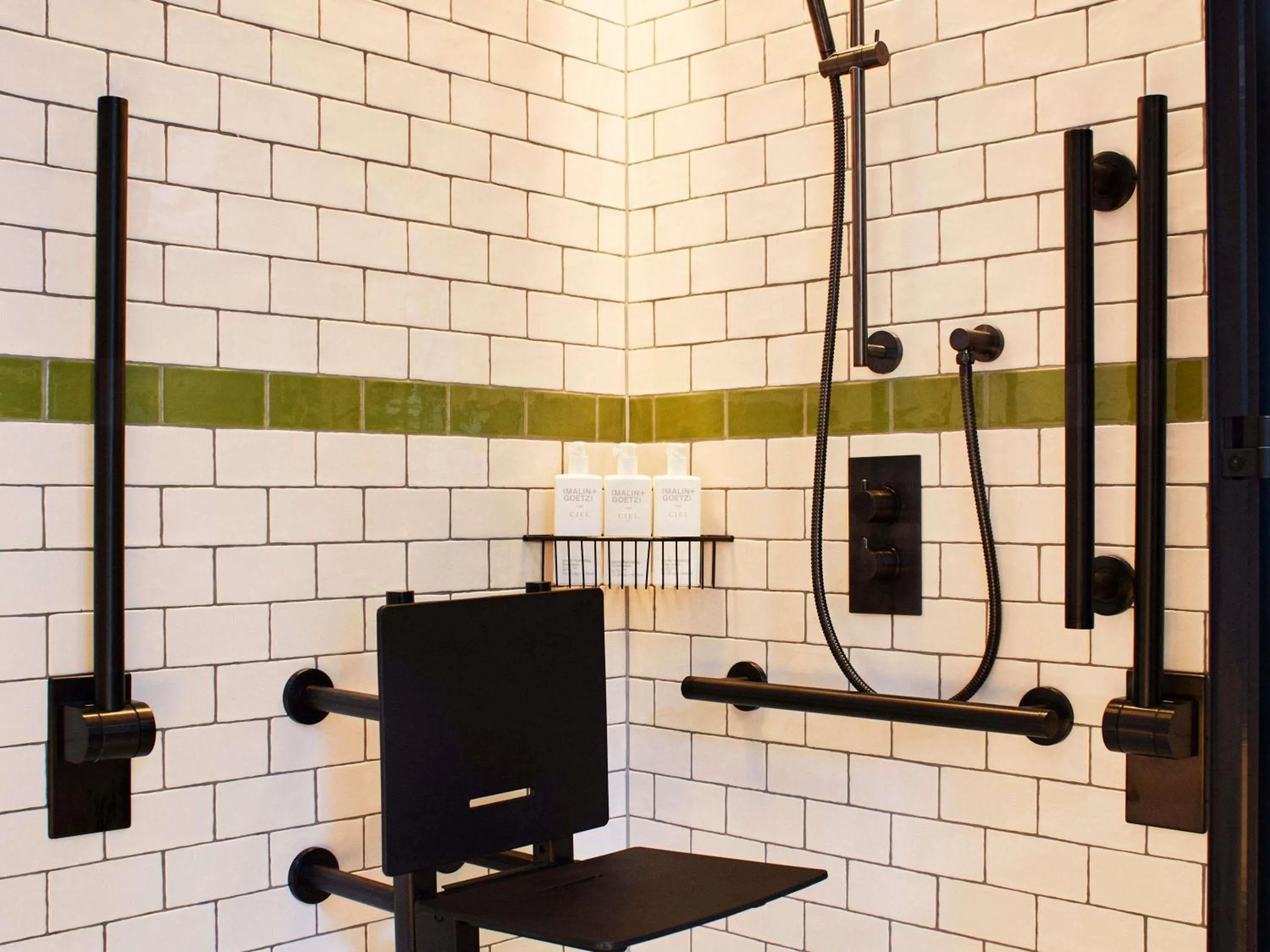 Bedroom in Hyde London City - St Paul's