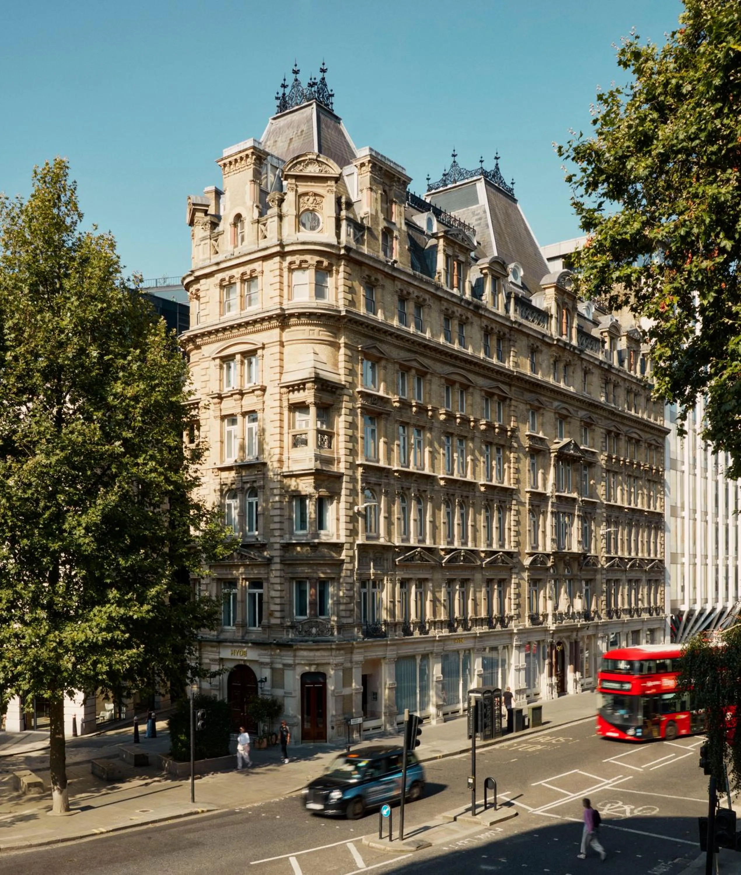 Property building in Hyde London City - St Paul's