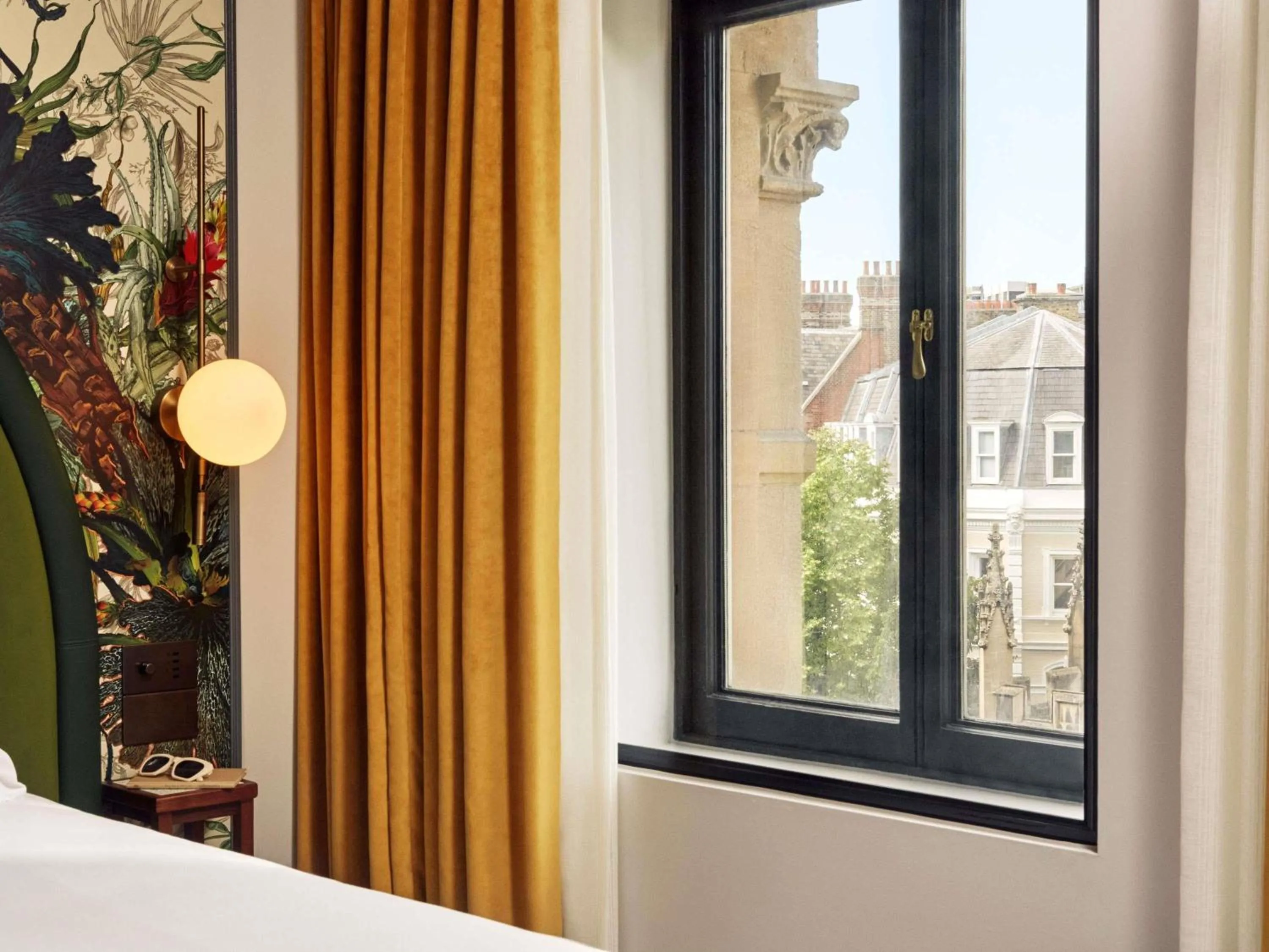 Bedroom, Bed in Hyde London City - St Paul's