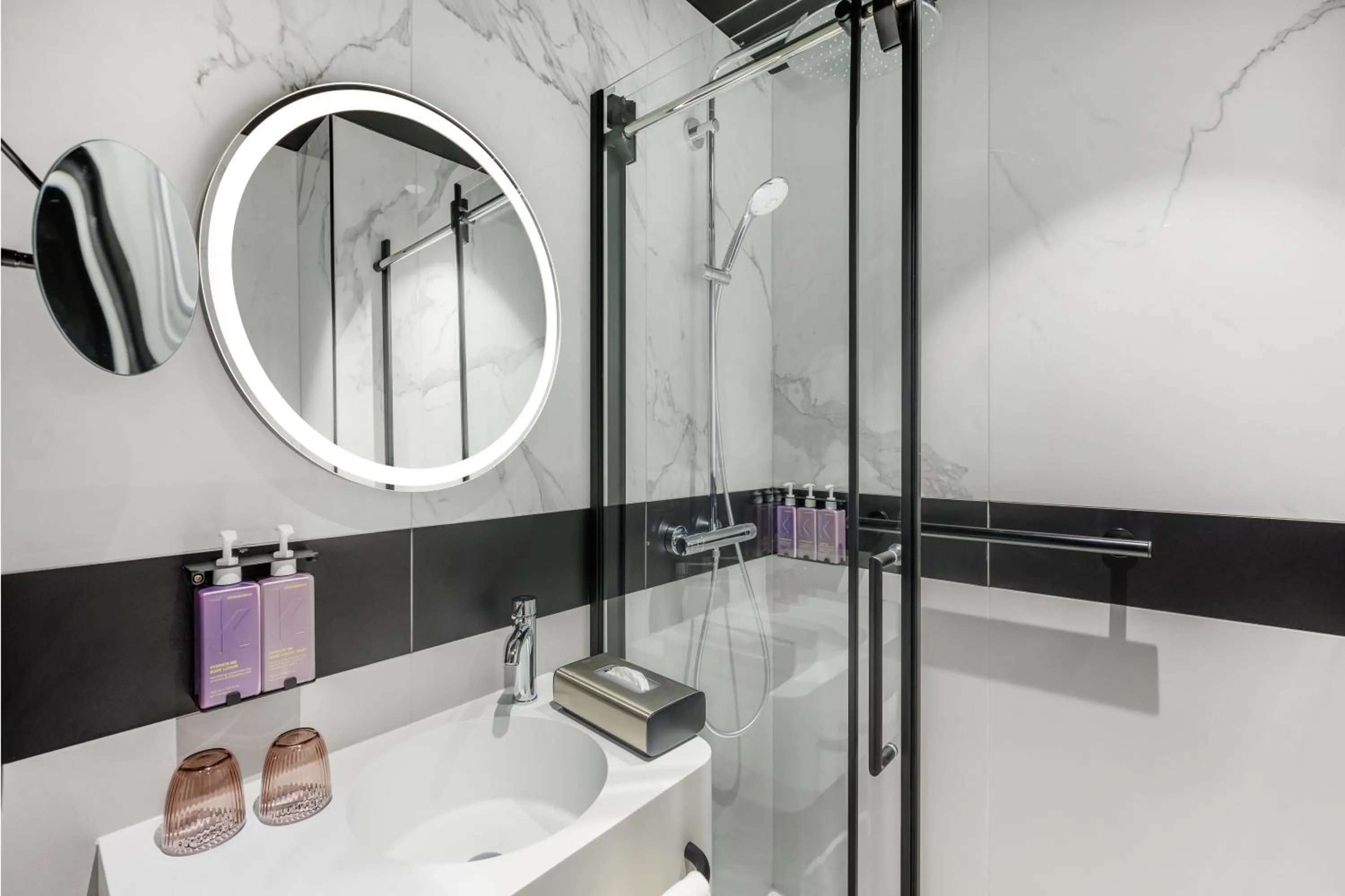 Shower in TRIBE Budapest Stadium