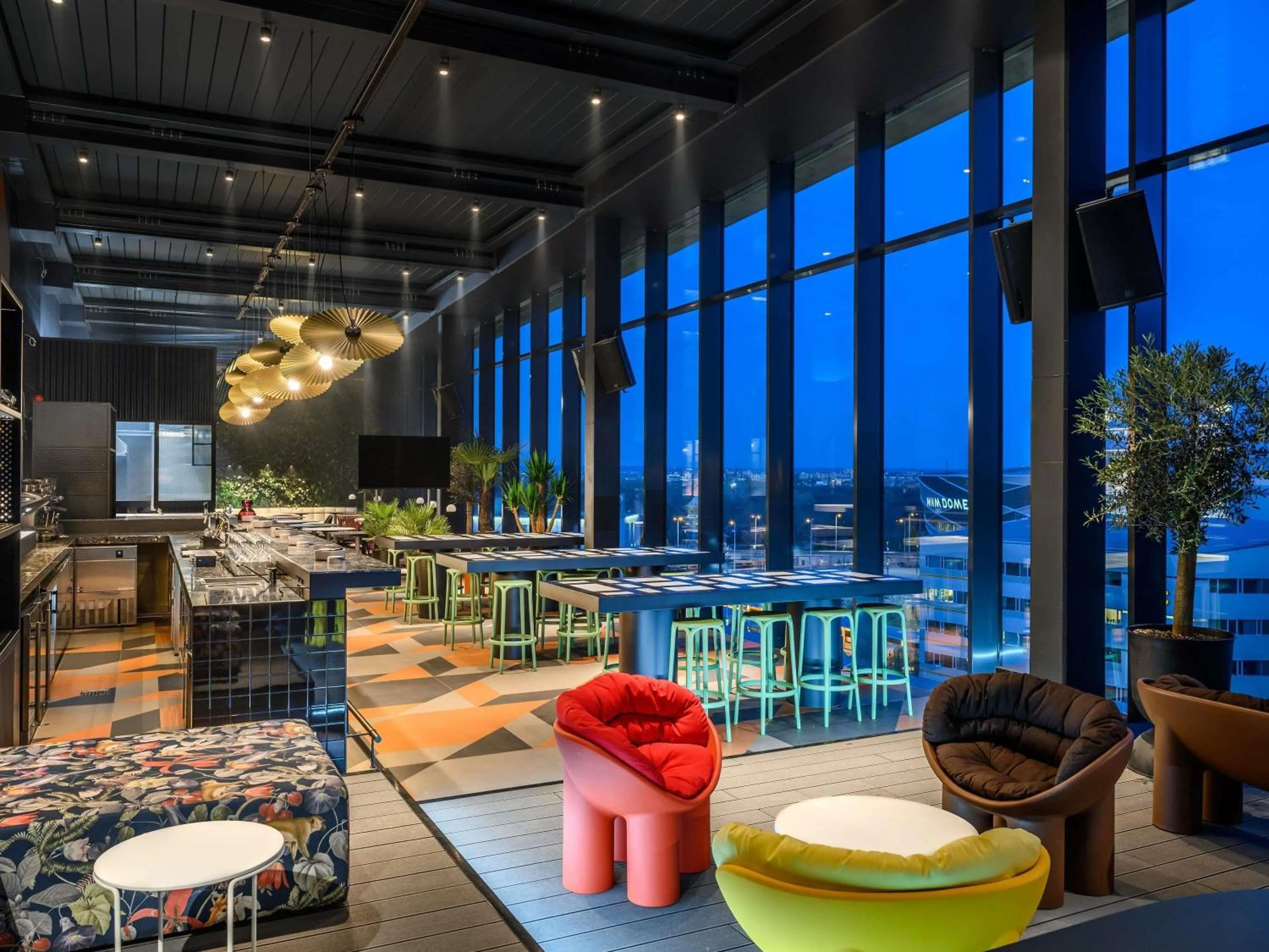 Lounge or bar in TRIBE Budapest Stadium