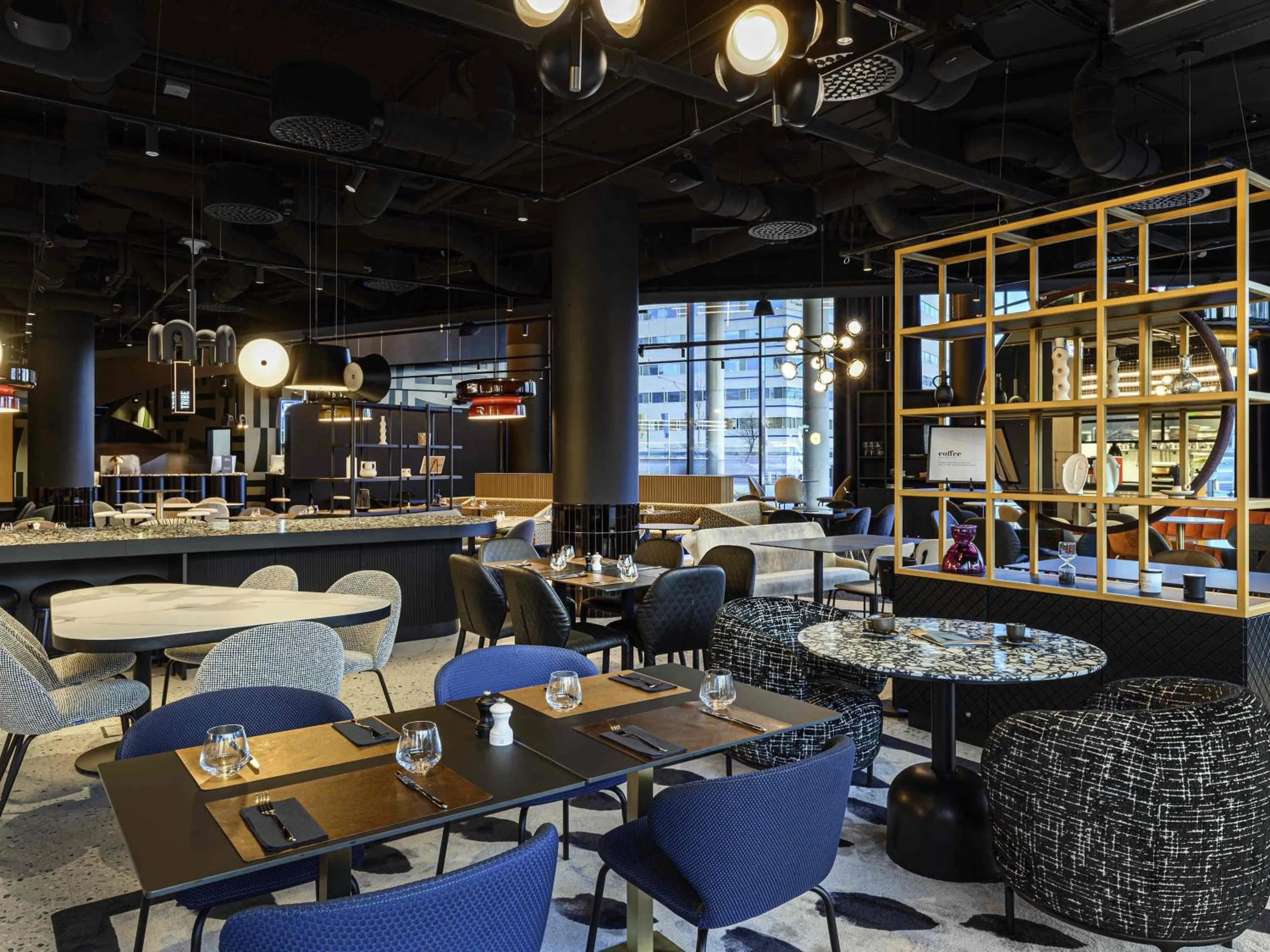 Restaurant/places to eat in ibis Budapest Stadium