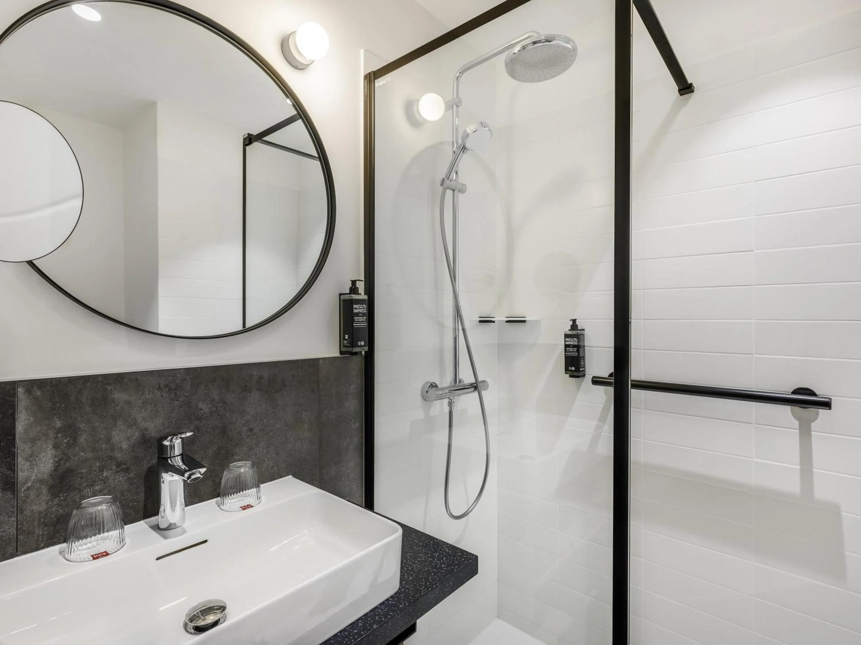 Bedroom in ibis Budapest Stadium