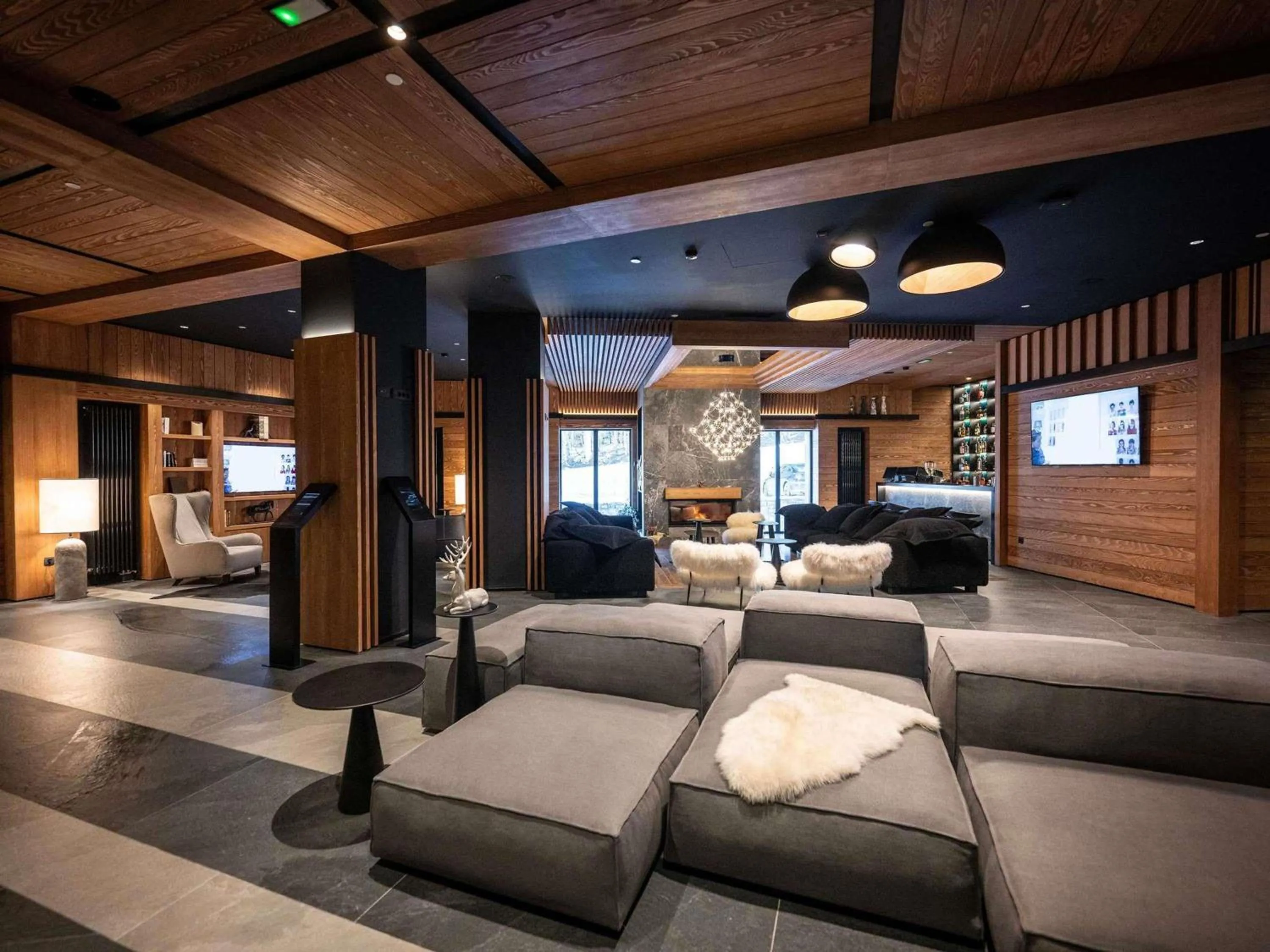 Lounge or bar in Swissôtel Resort Kolasin