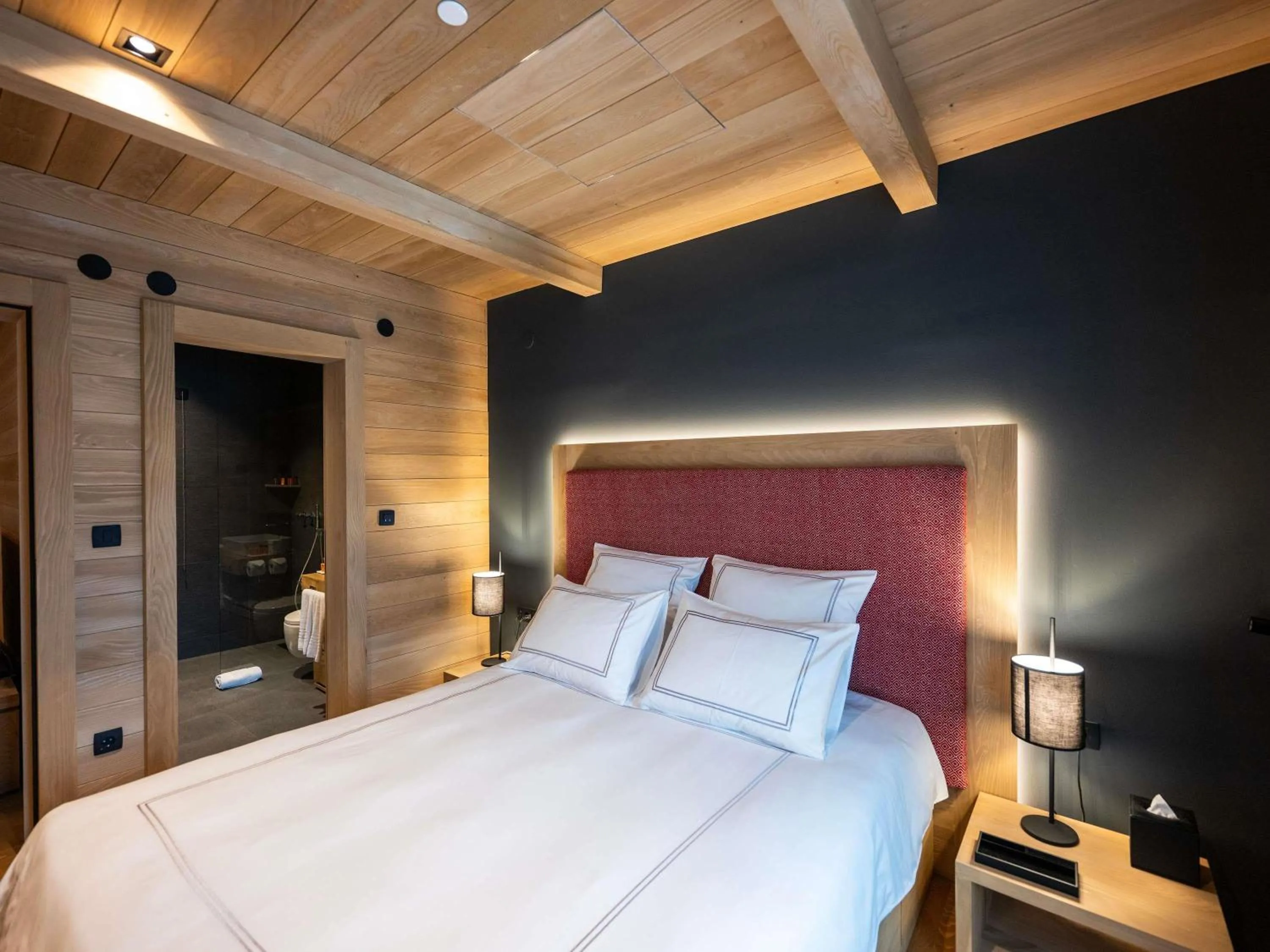 Bedroom, Bed in Swissôtel Resort Kolasin